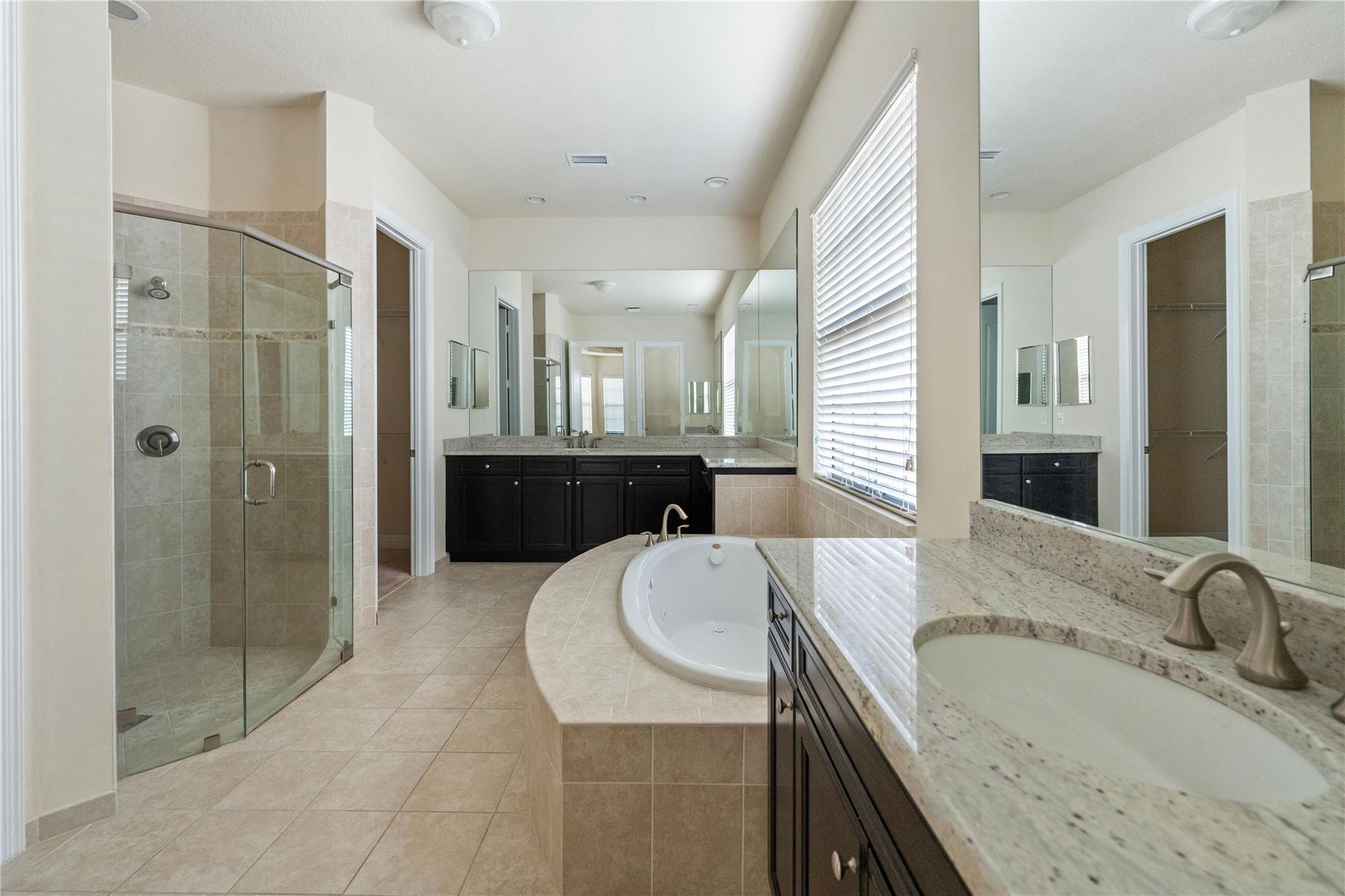 9811 Lakeview Lane