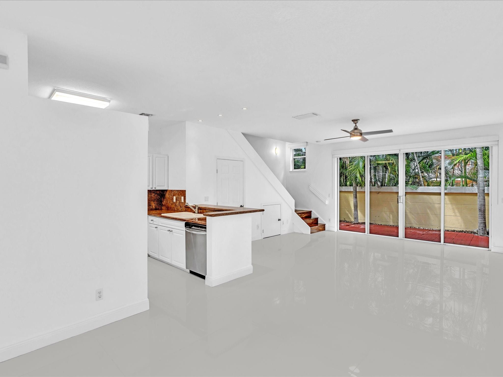 812 SE 4th Court
