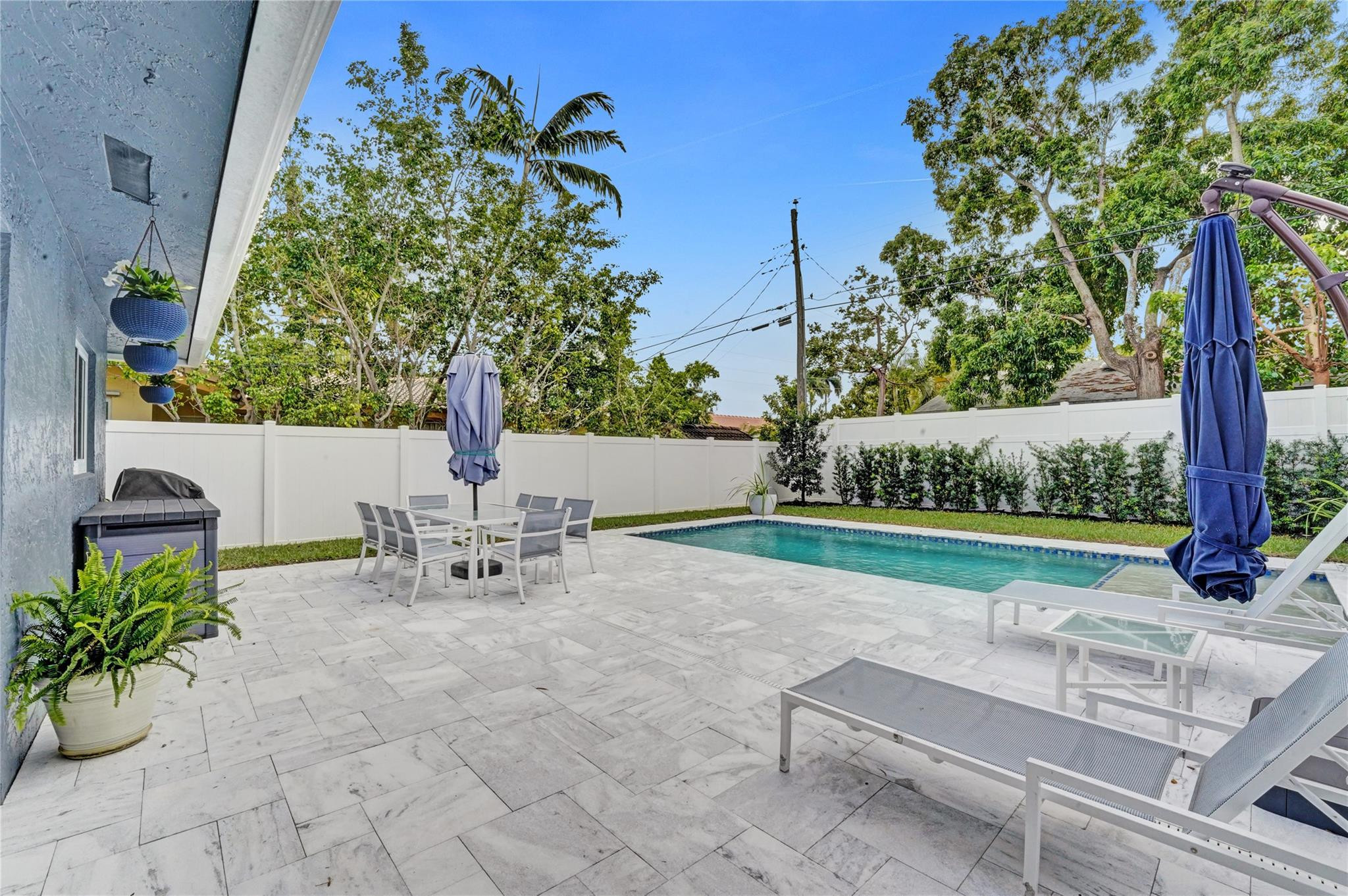 1280 NE 40th Street