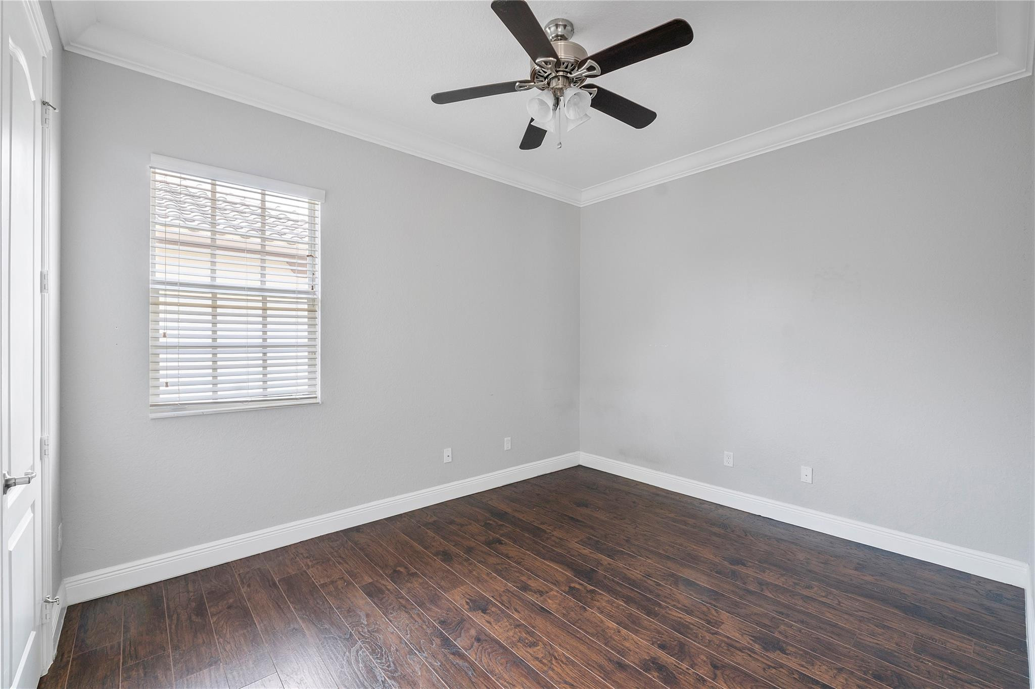 9860 Lakeview Lane