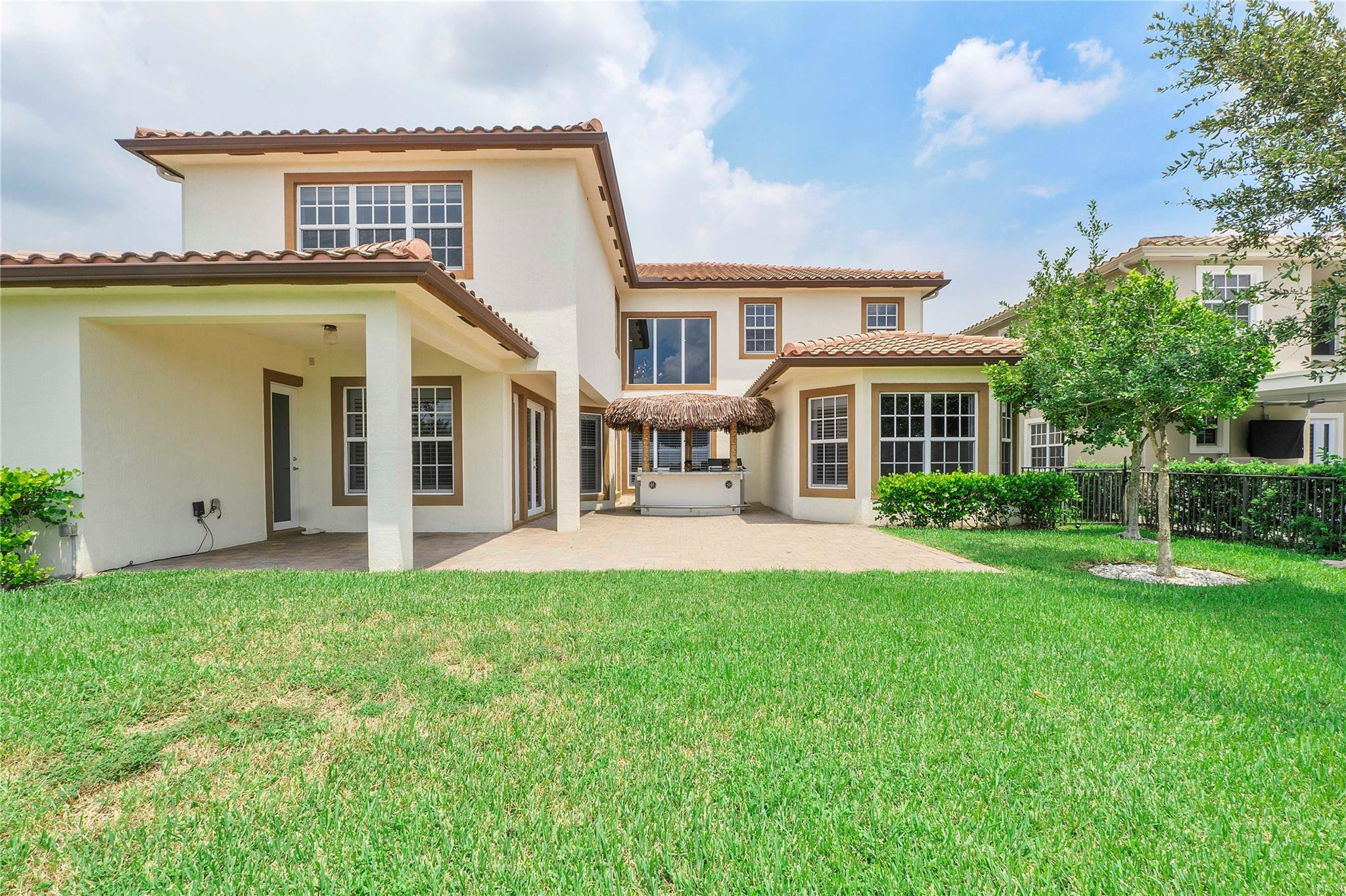 9860 Lakeview Lane