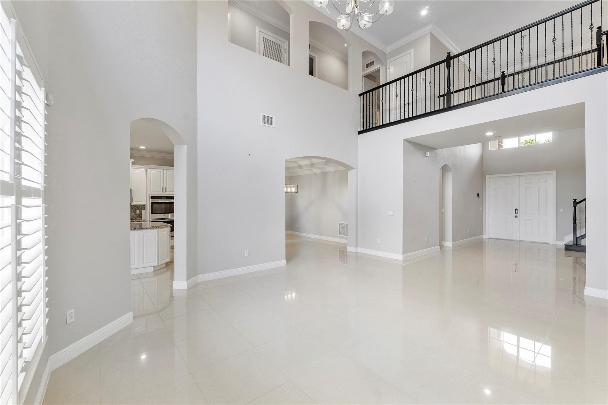 9860 Lakeview Lane