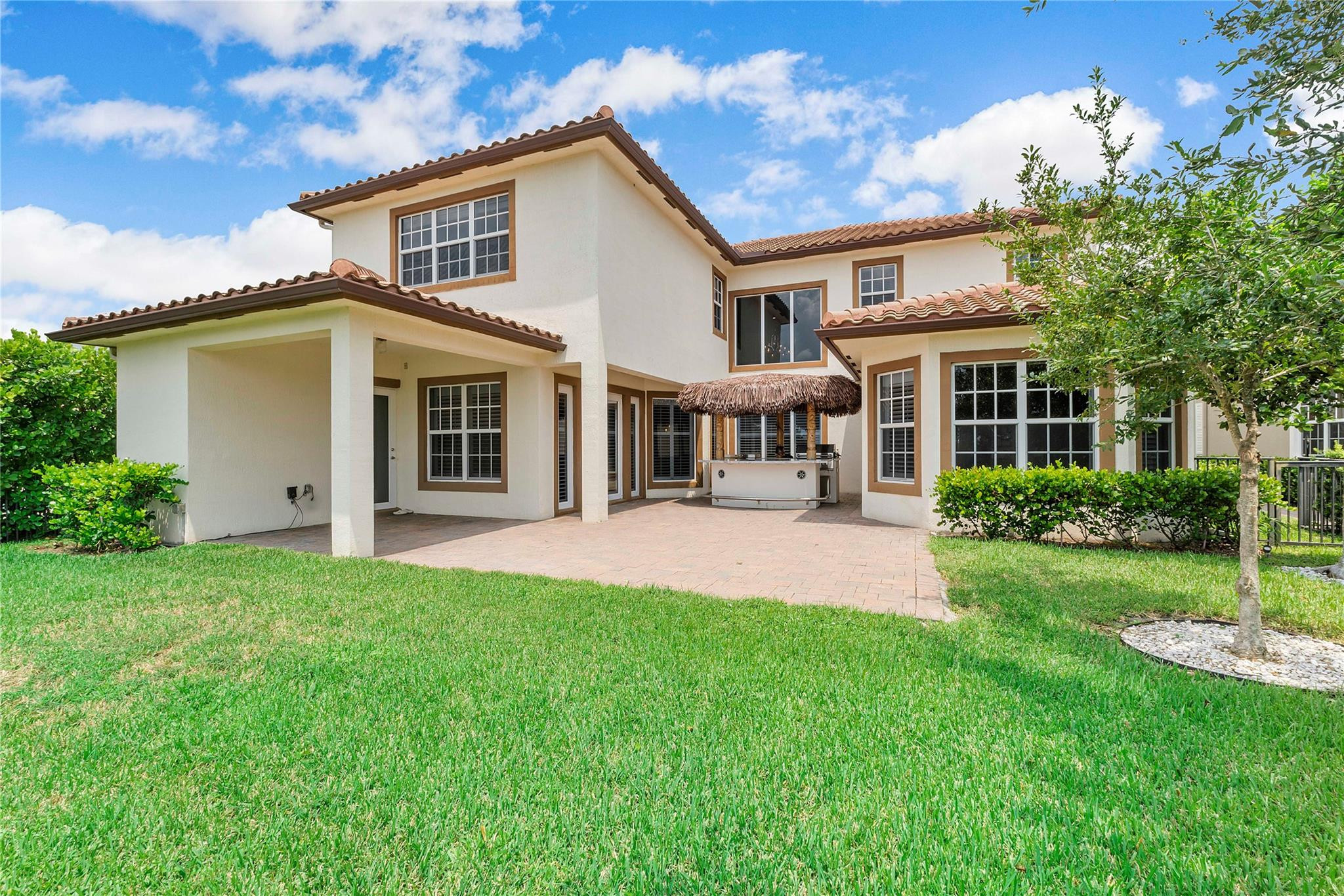 9860 Lakeview Lane