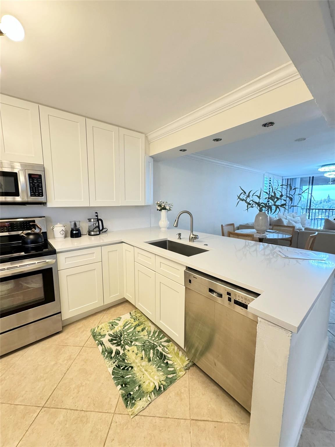 8 Royal Palm Way 501