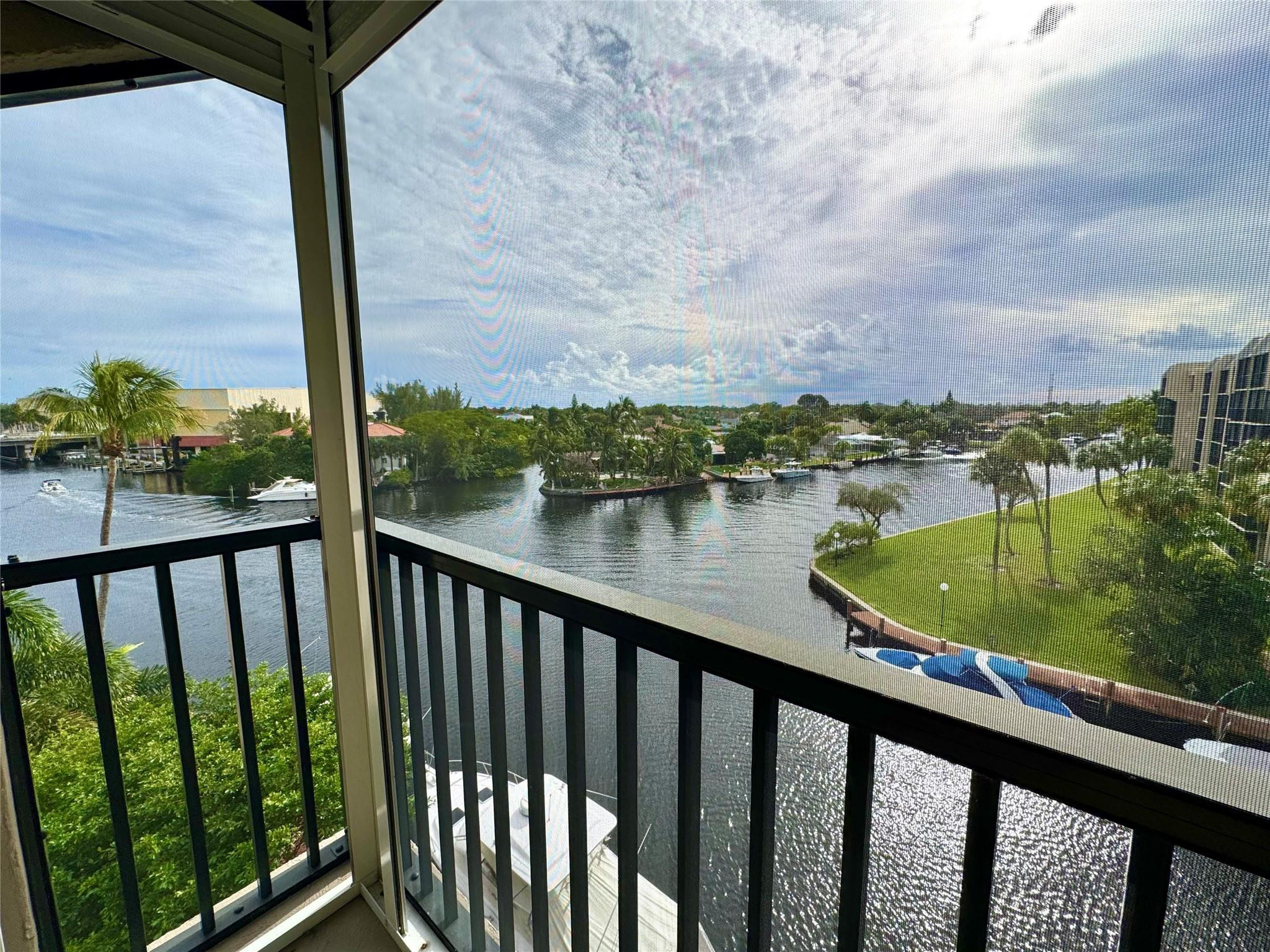8 Royal Palm Way 501