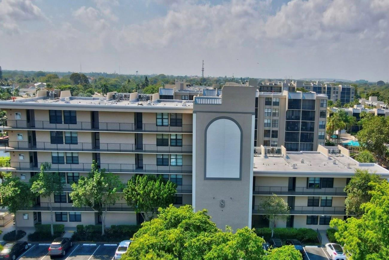 8 Royal Palm Way 501