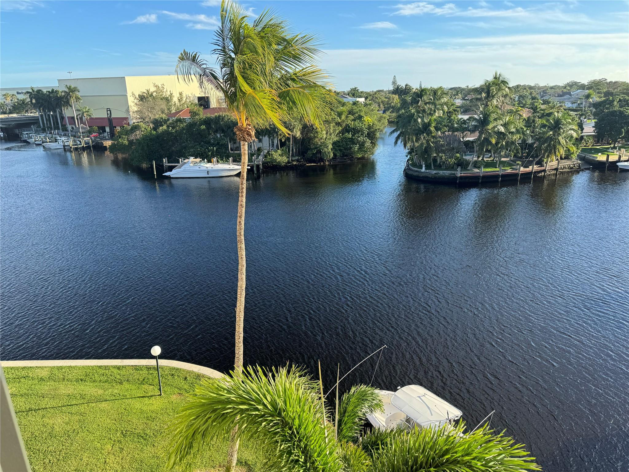 8 Royal Palm Way 501
