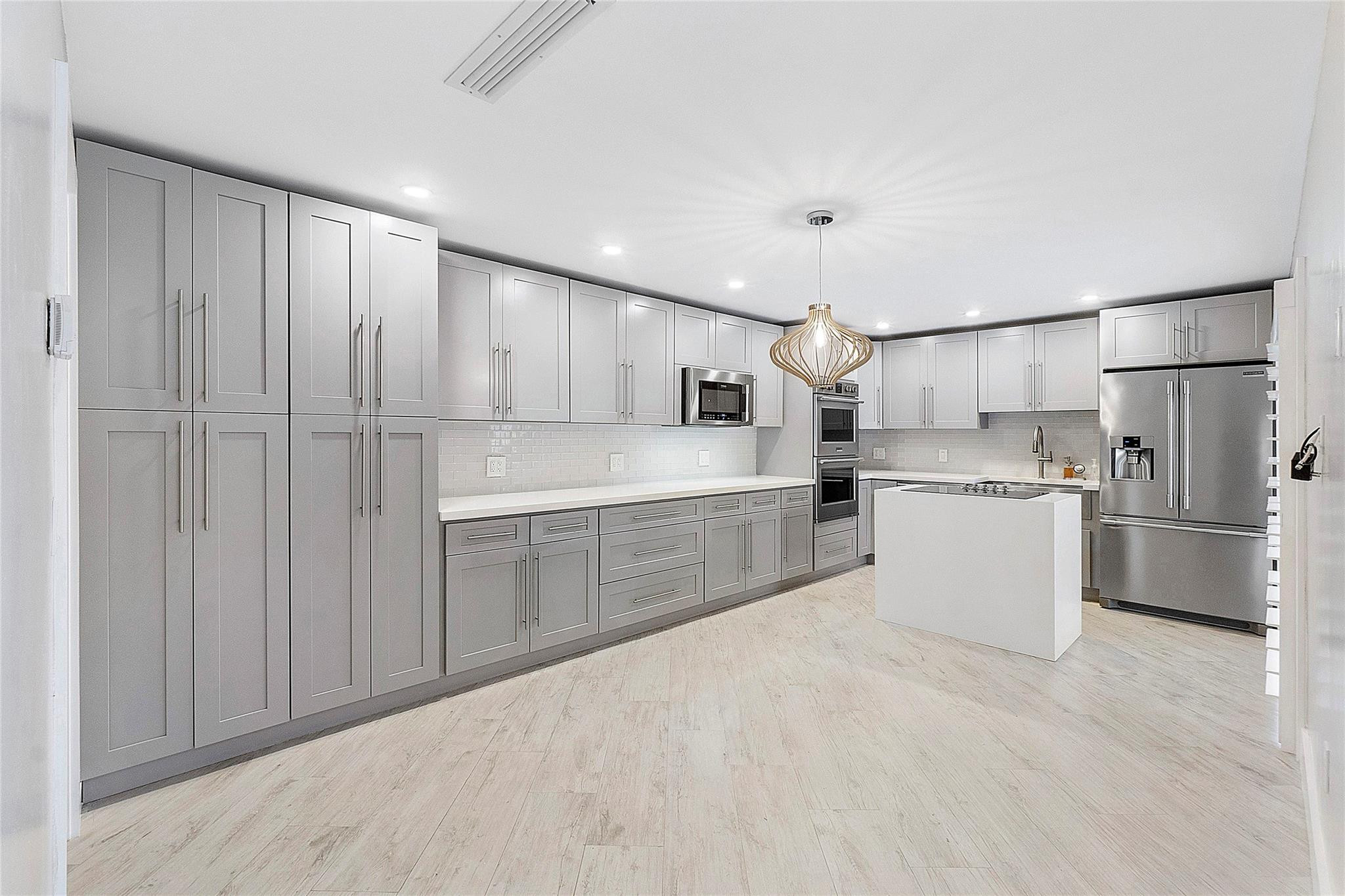 825 Center Street 4 A