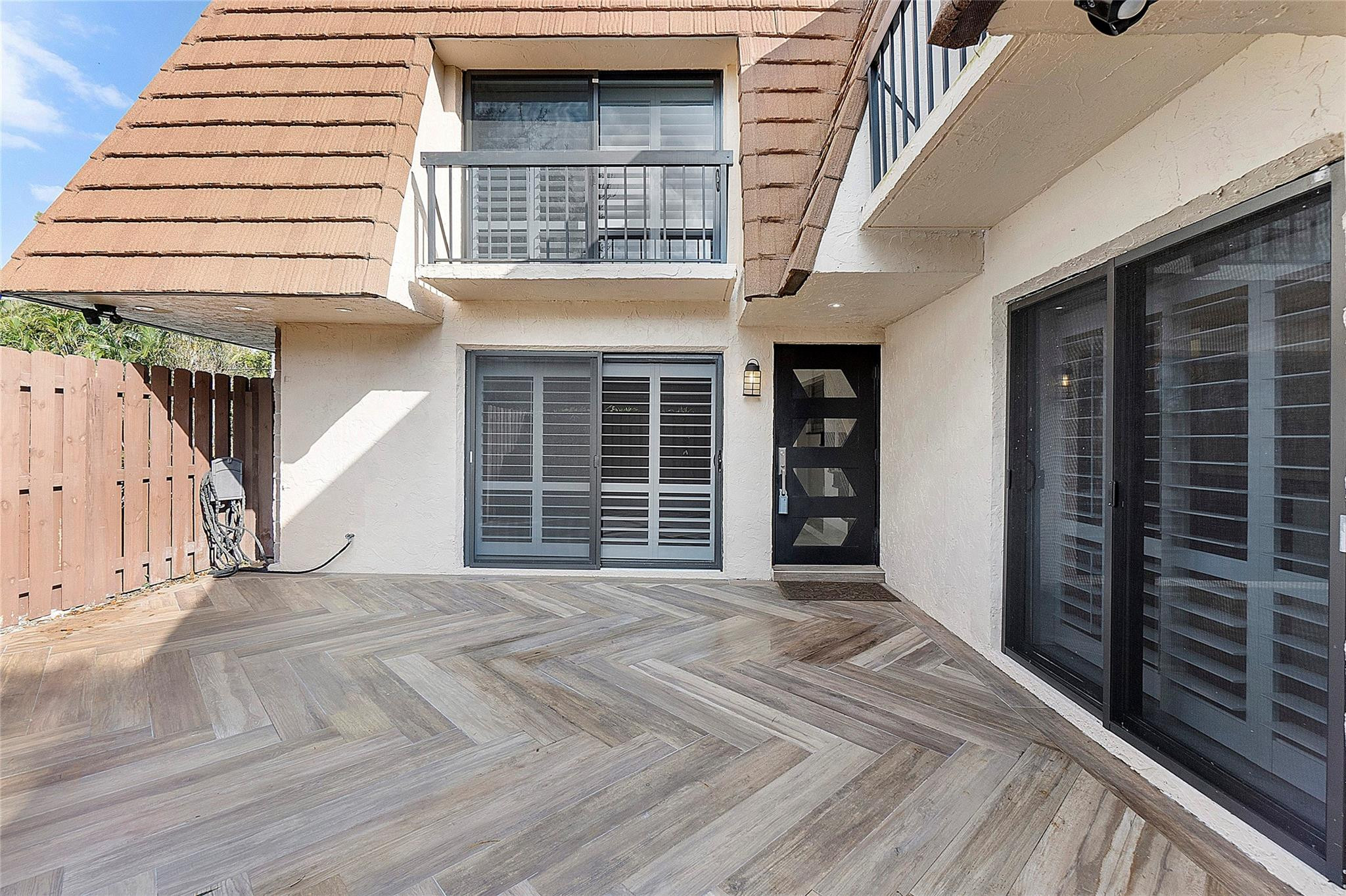 825 Center Street 4 A