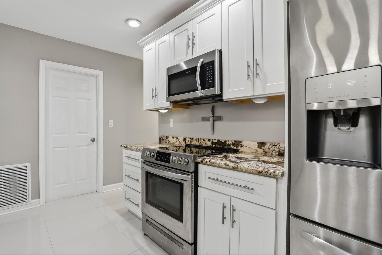 6800 NW 75th Street