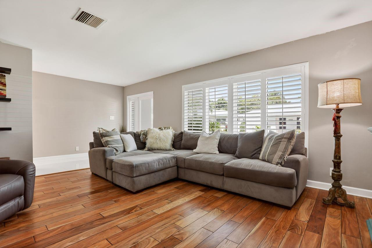 6800 NW 75th Street