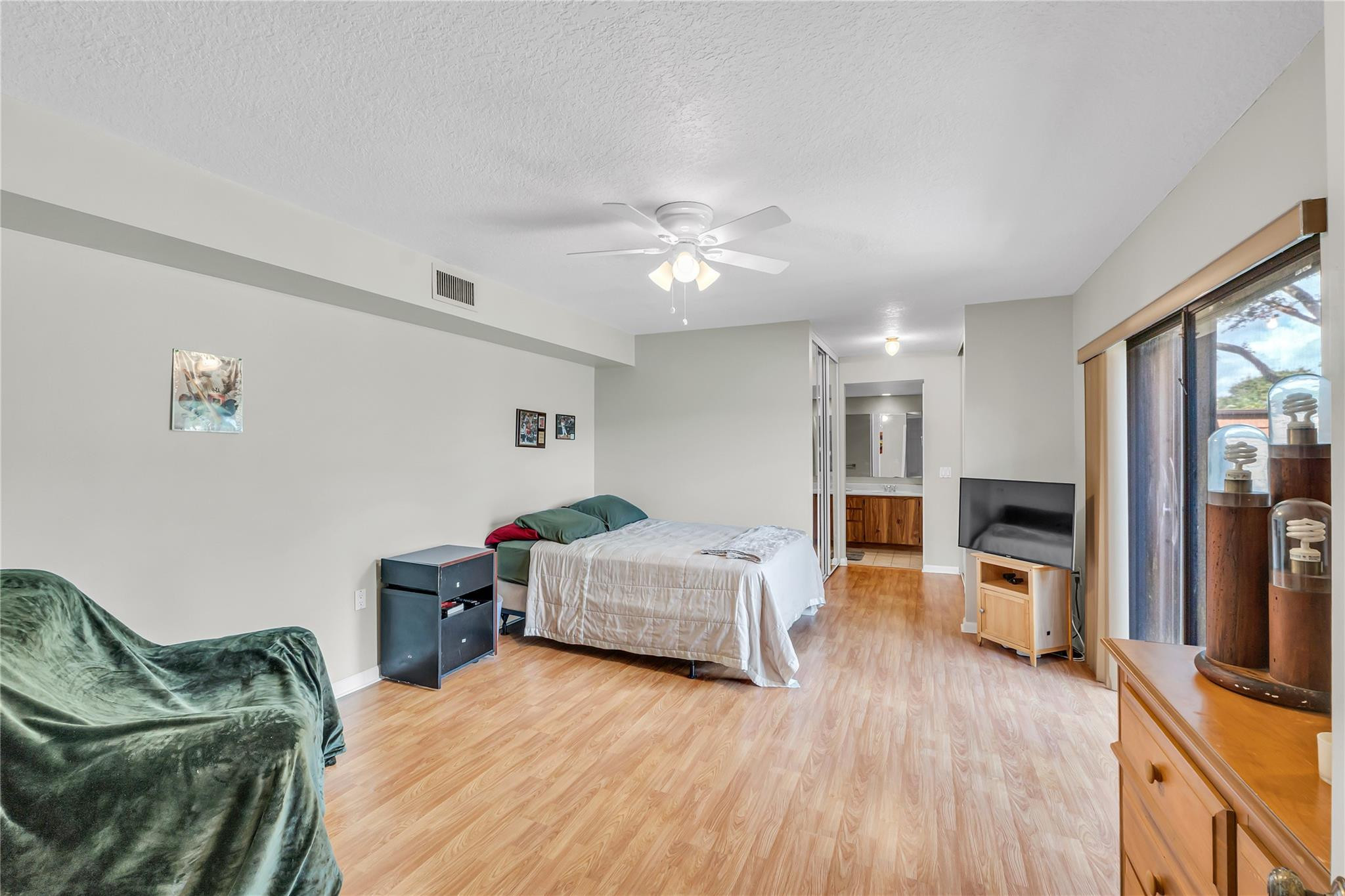 9104 19 Place A