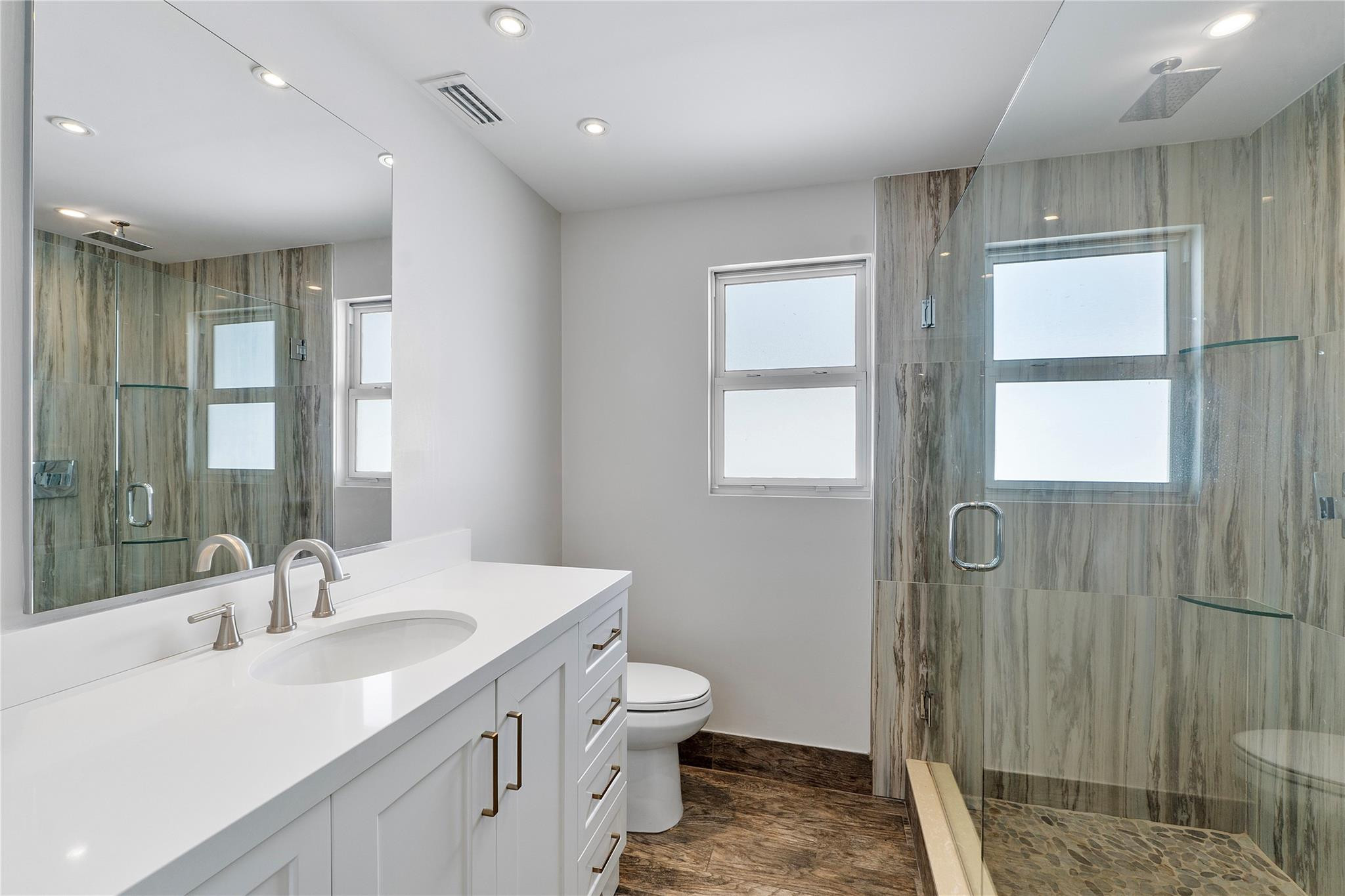 1009 SE 10th Court
