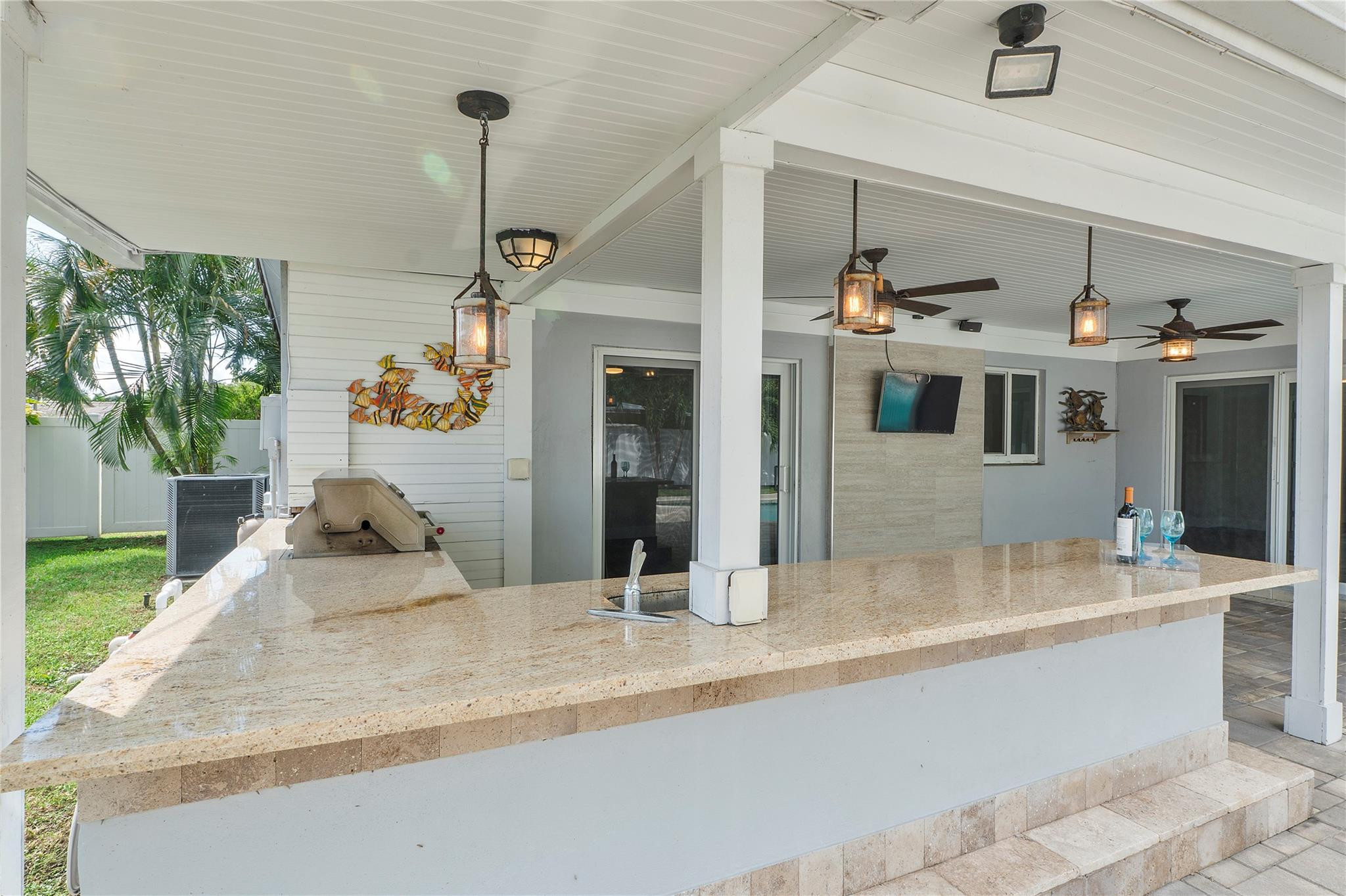 1009 SE 10th Court