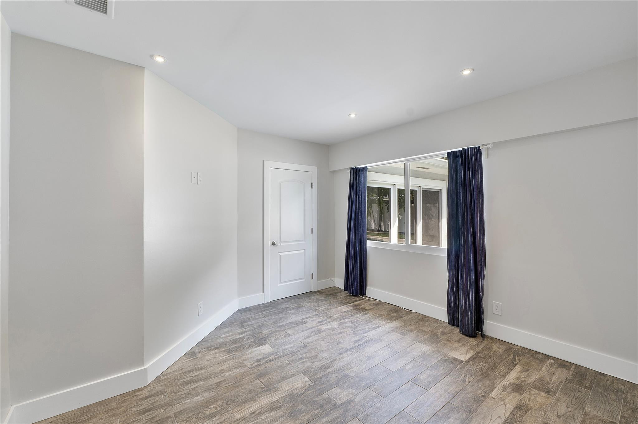 1009 SE 10th Court