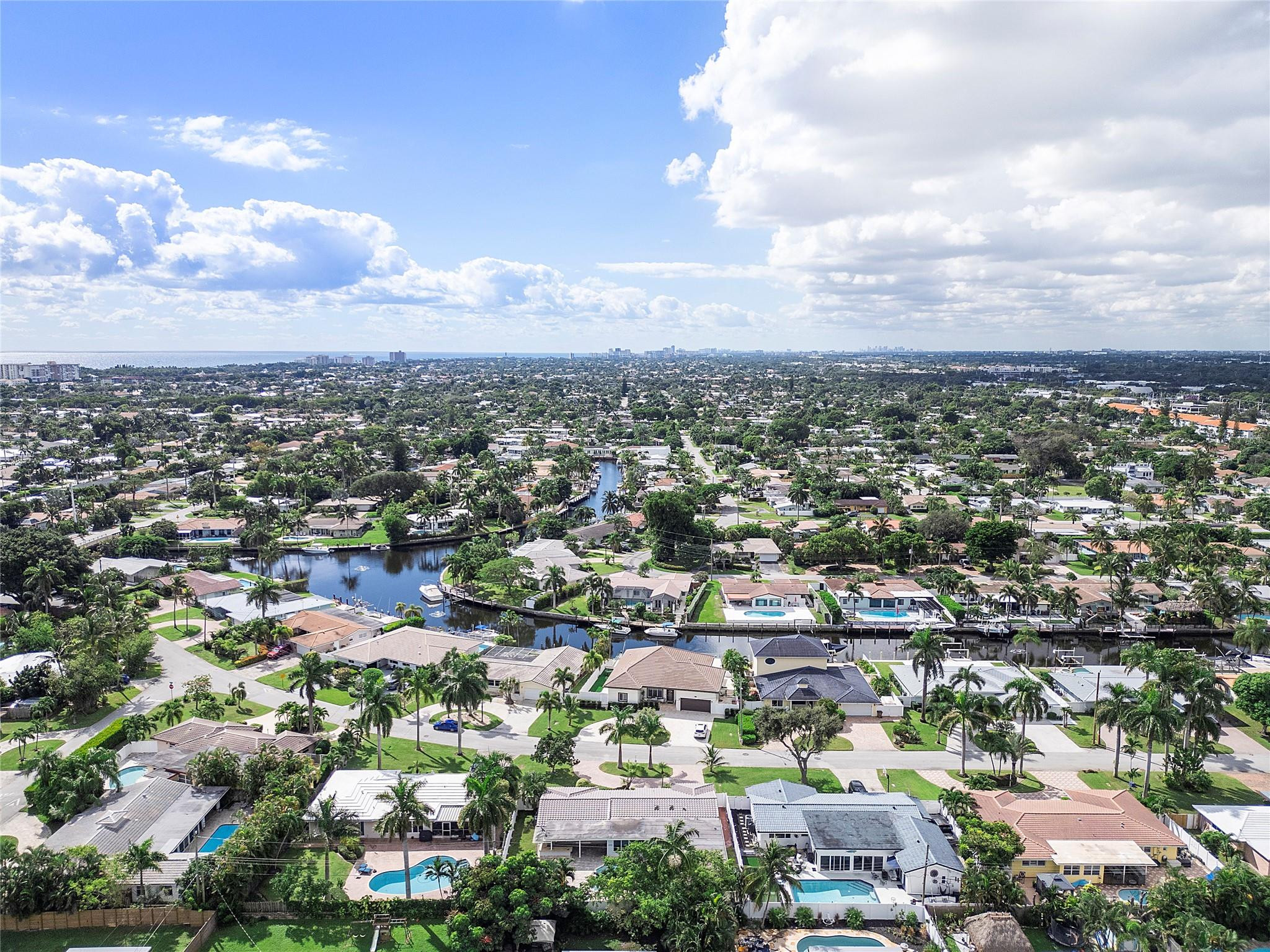 1009 SE 10th Court