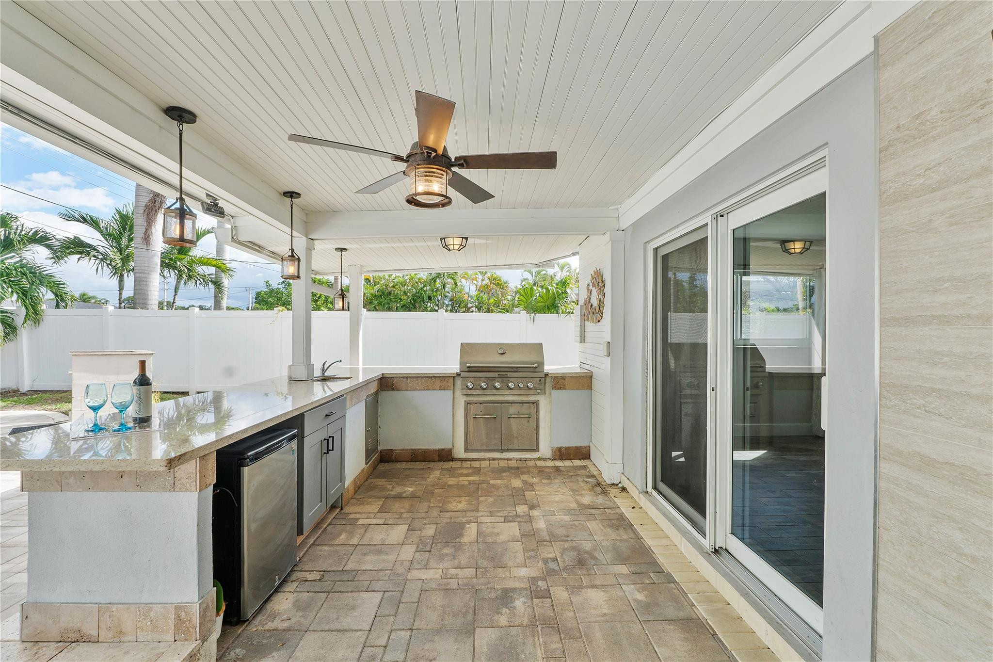1009 SE 10th Court