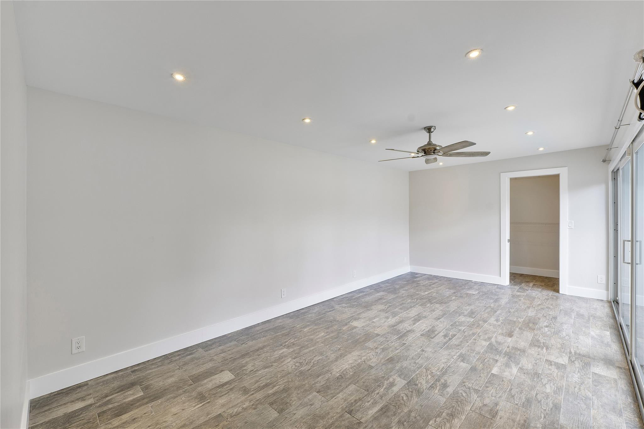 1009 SE 10th Court