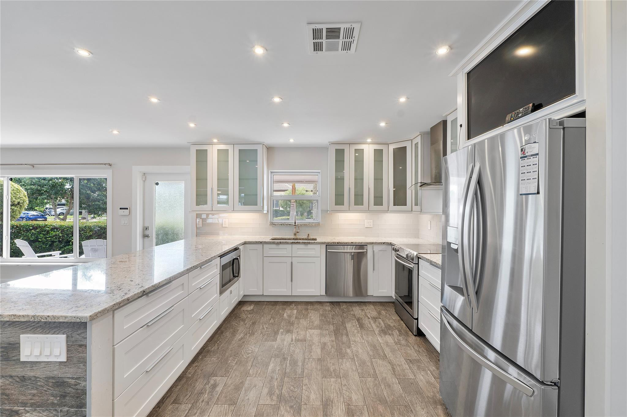 1009 SE 10th Court