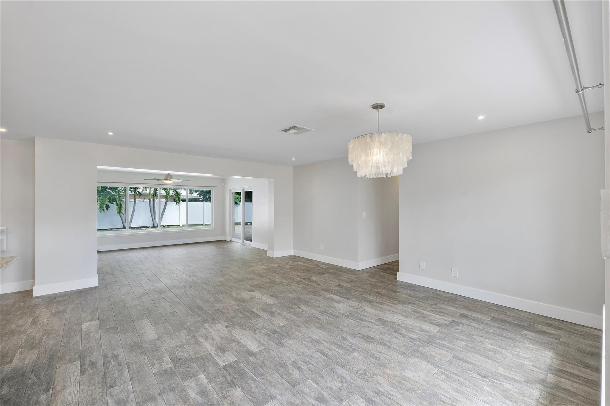 1009 SE 10th Court