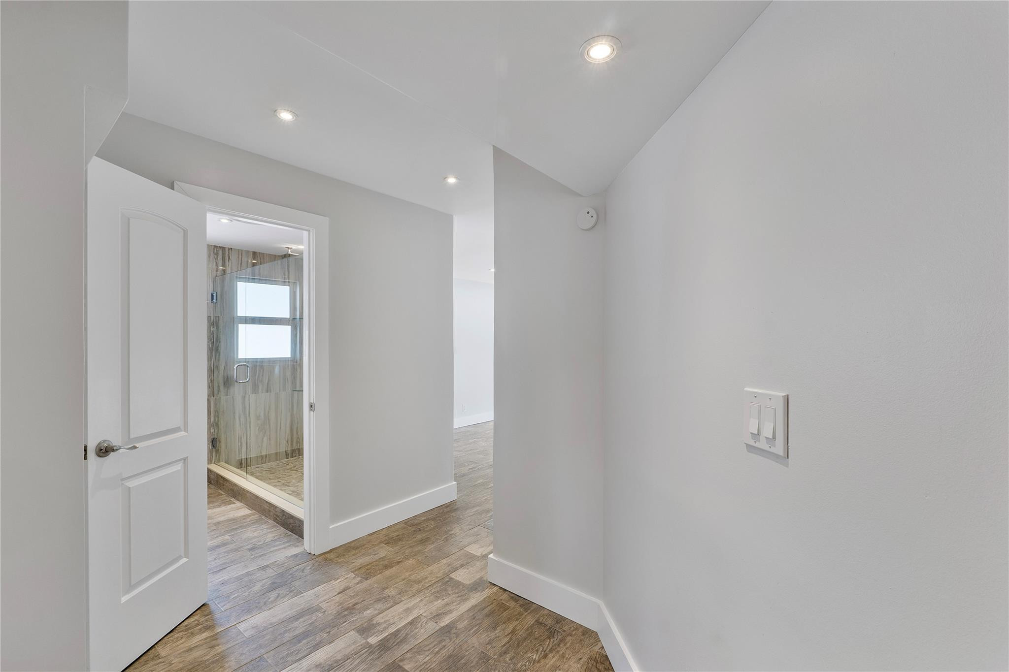 1009 SE 10th Court