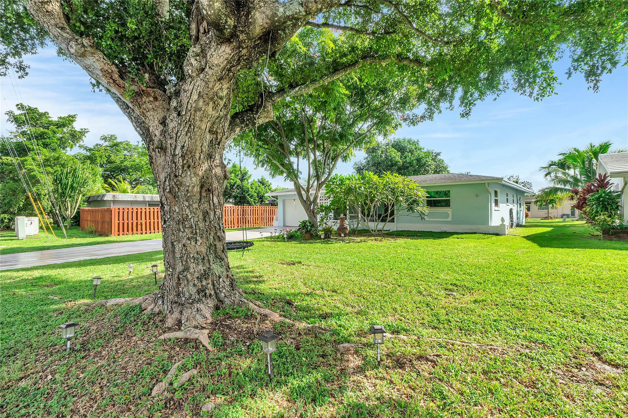6202 NW 70th Avenue