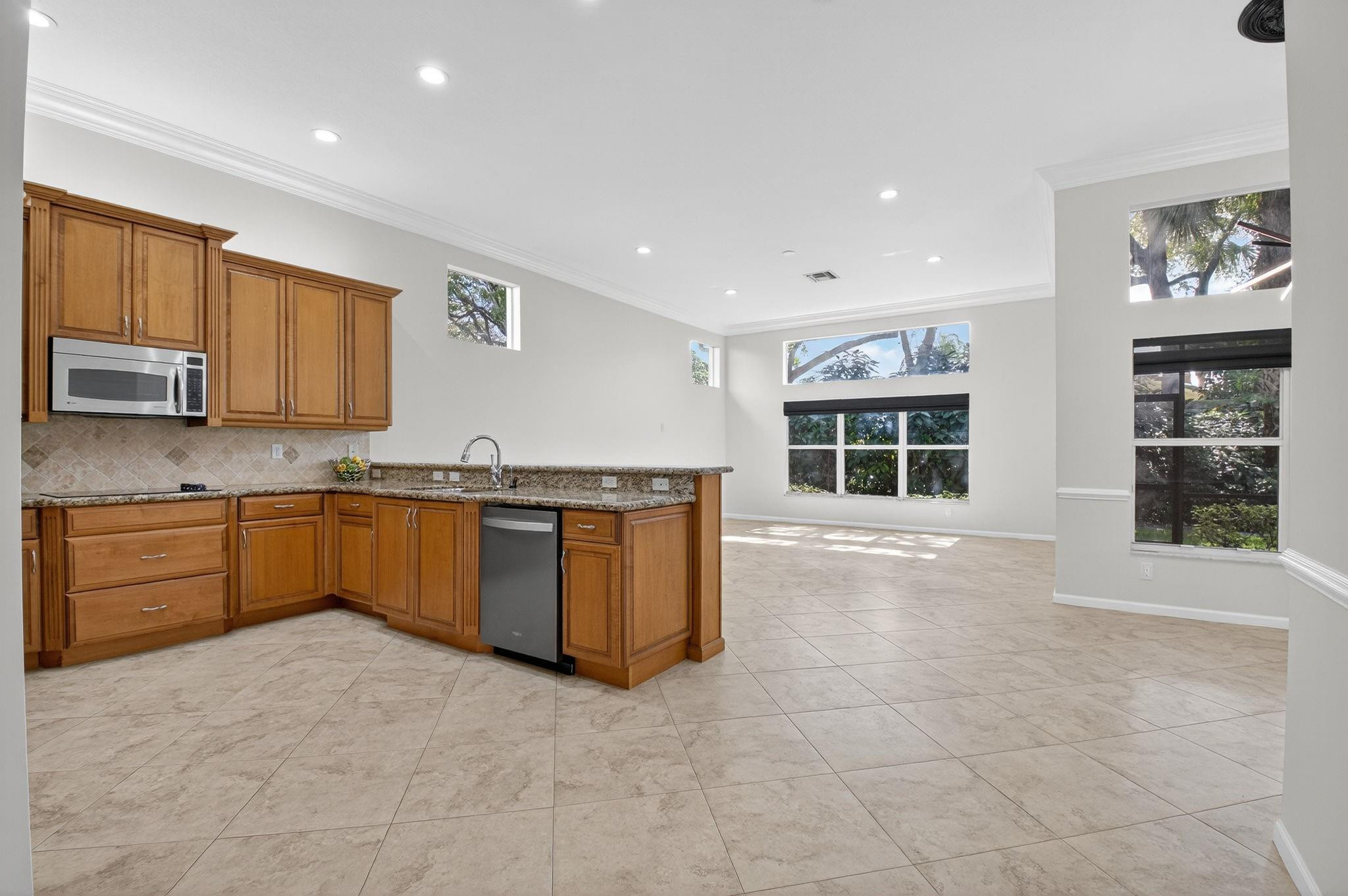 6828 Belmont Shore Drive