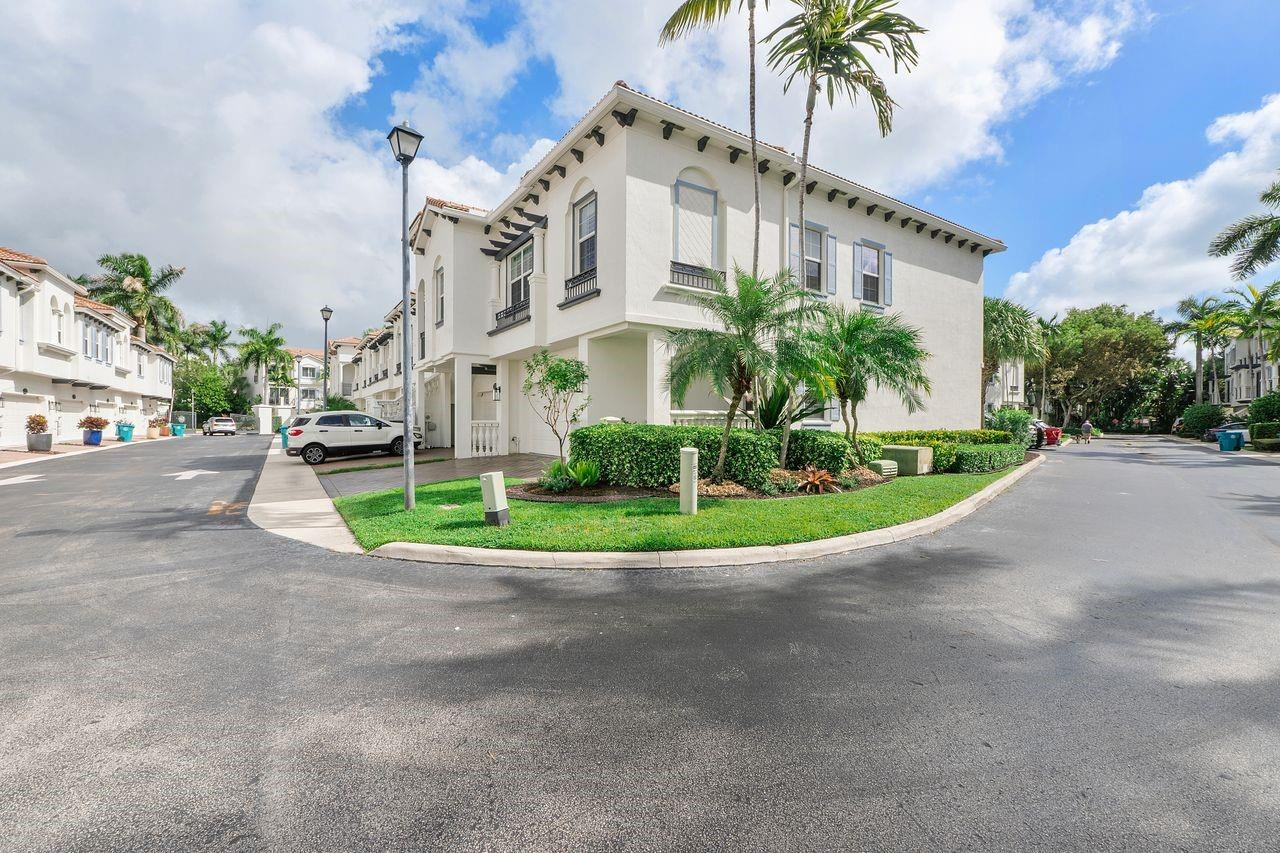 3119 Waterside Circle 3119