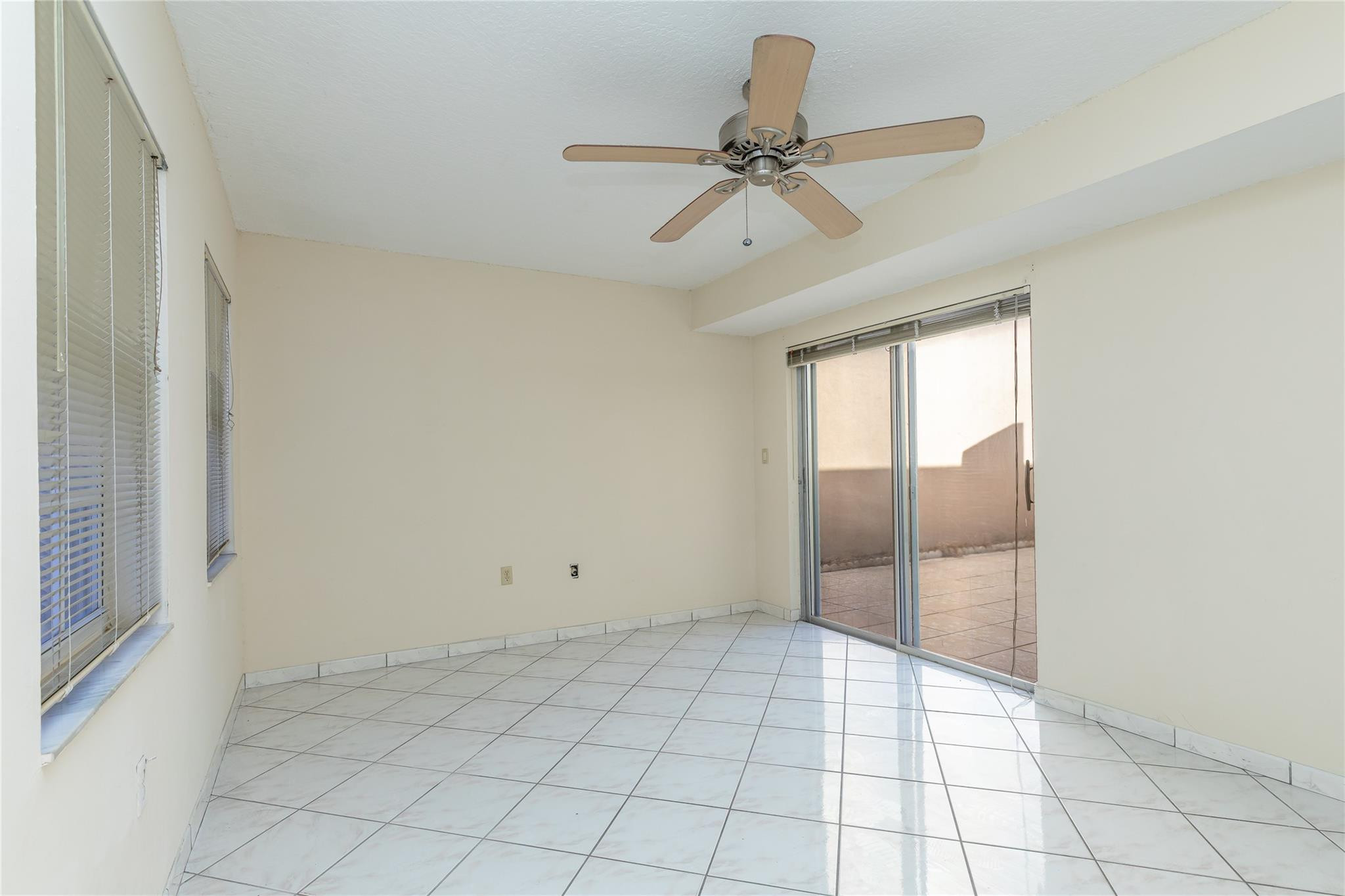 4281 W 10th Court