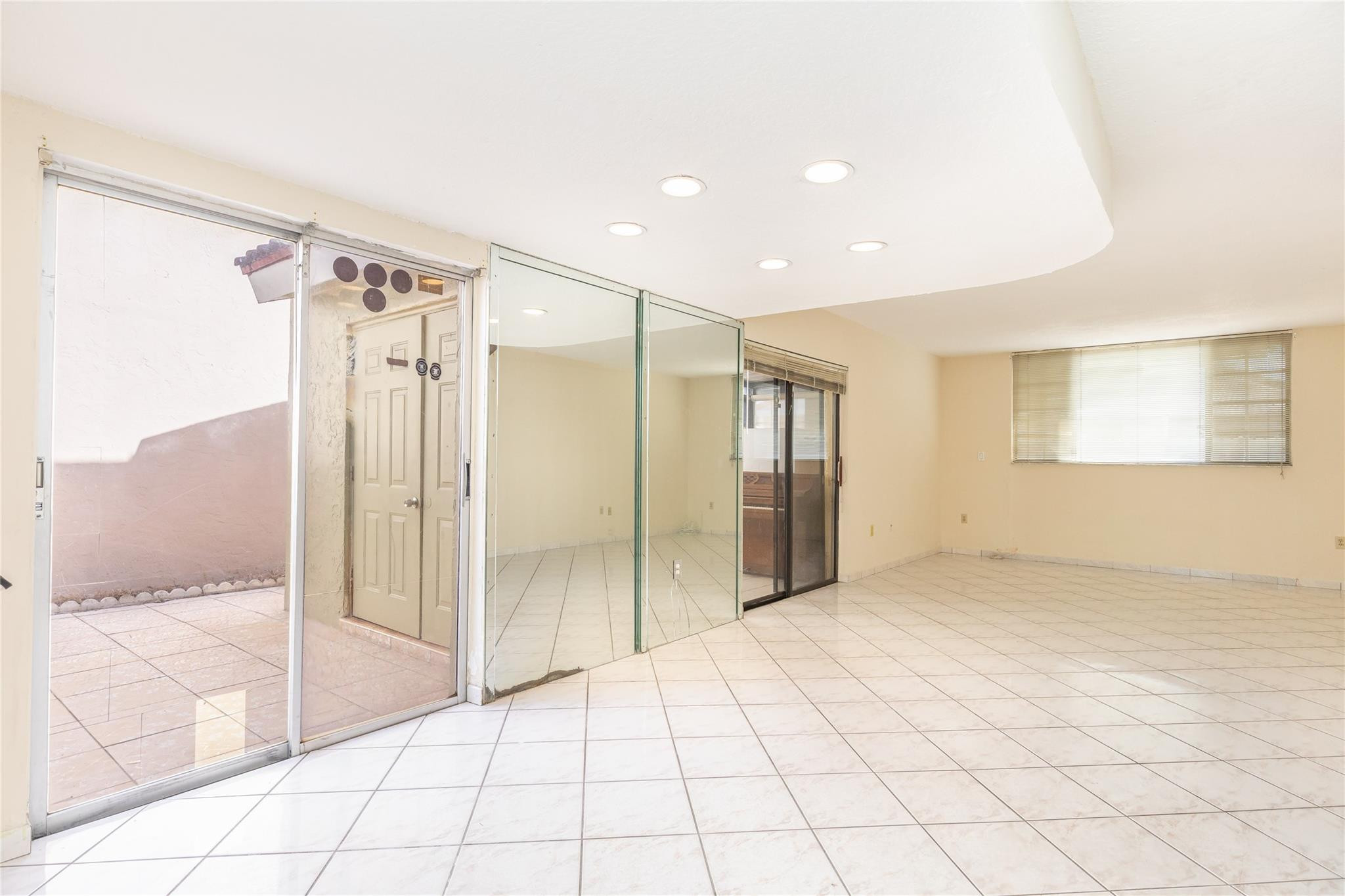4281 W 10th Court