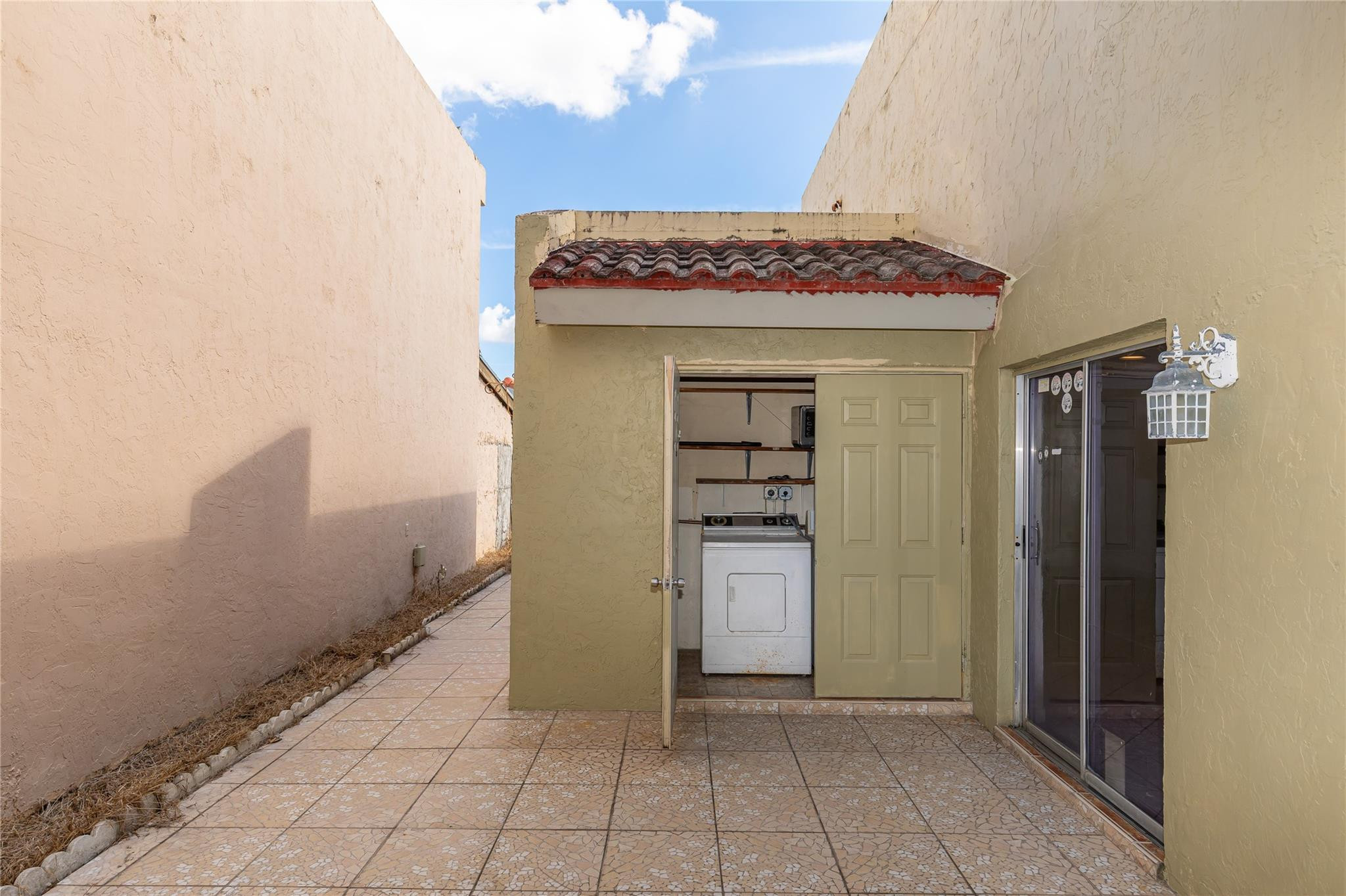 4281 W 10th Court