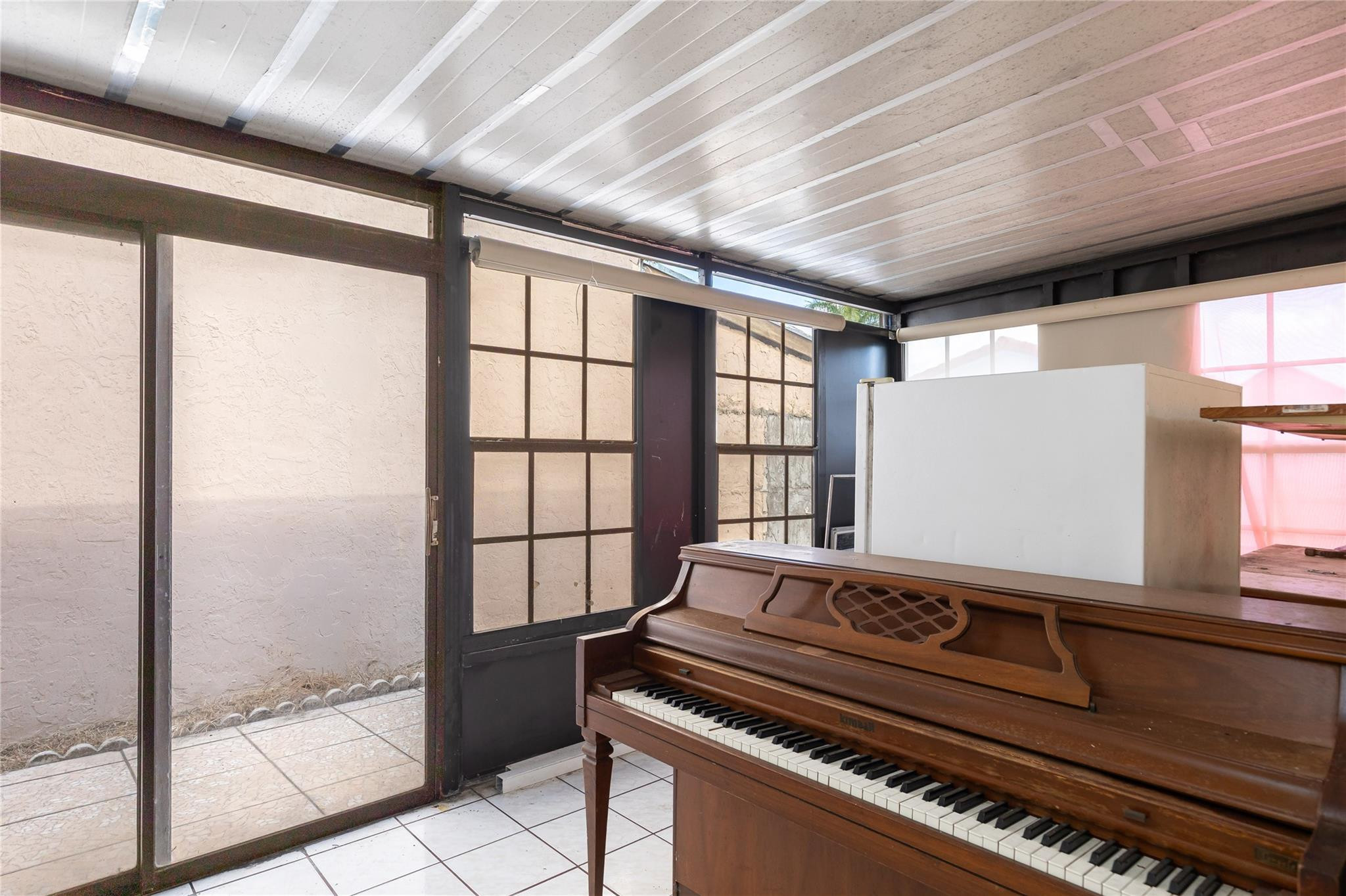 4281 W 10th Court