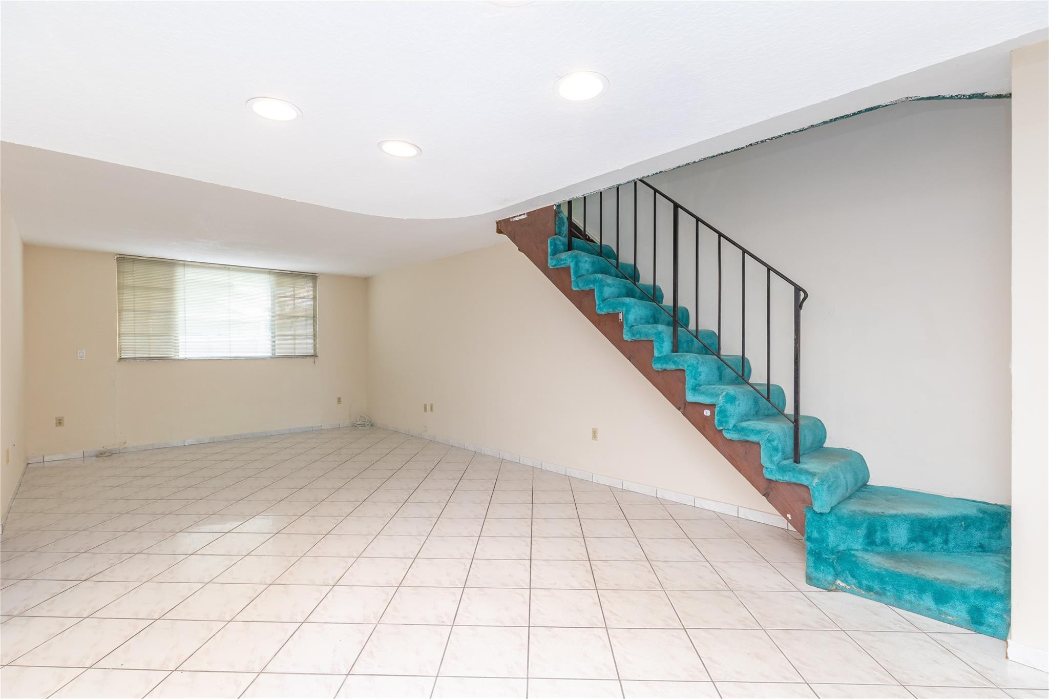 4281 W 10th Court