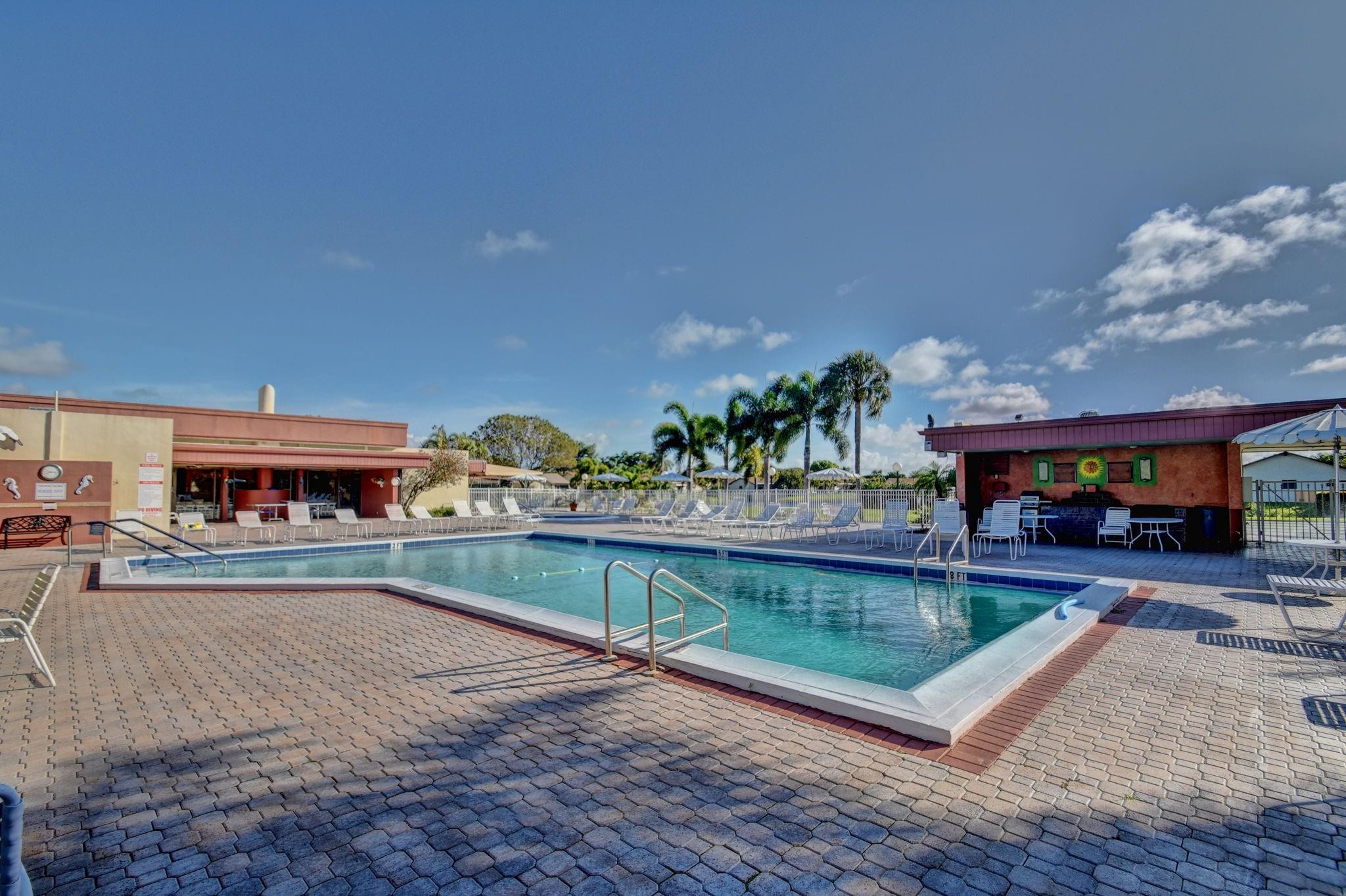 2041 SW 15th Place
