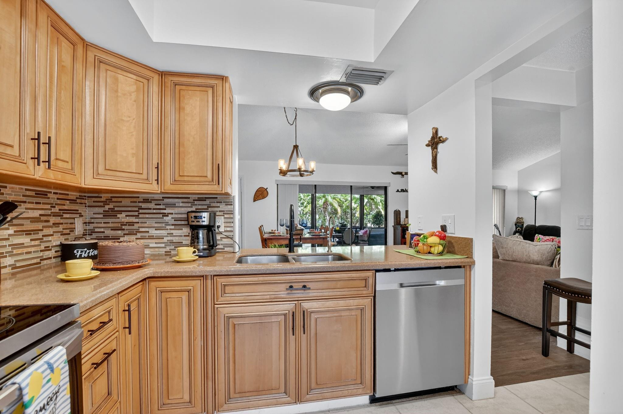 2041 SW 15th Place