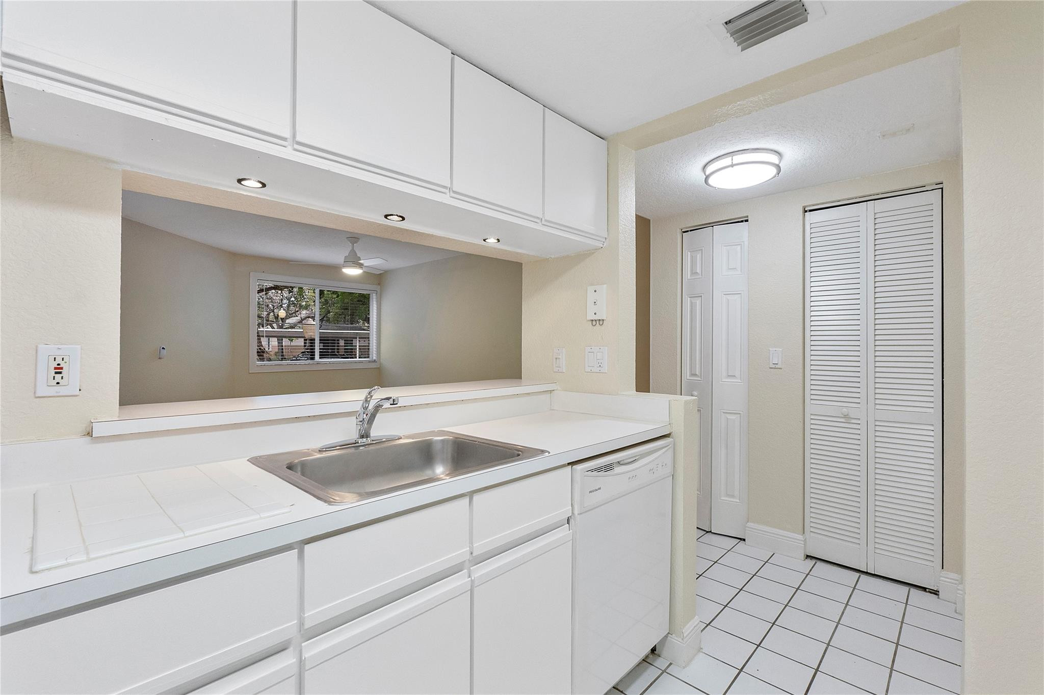 9899 Westview Drive 516
