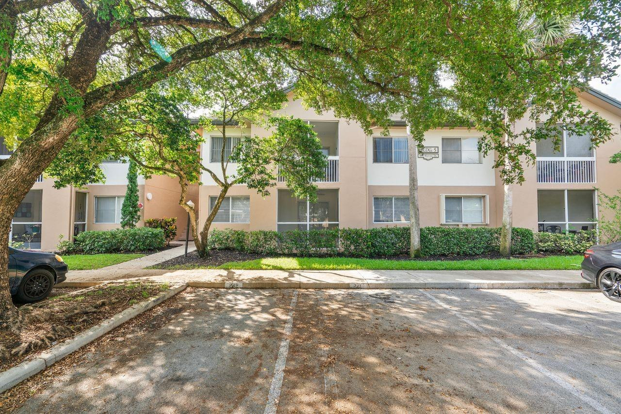 9899 Westview Drive 516