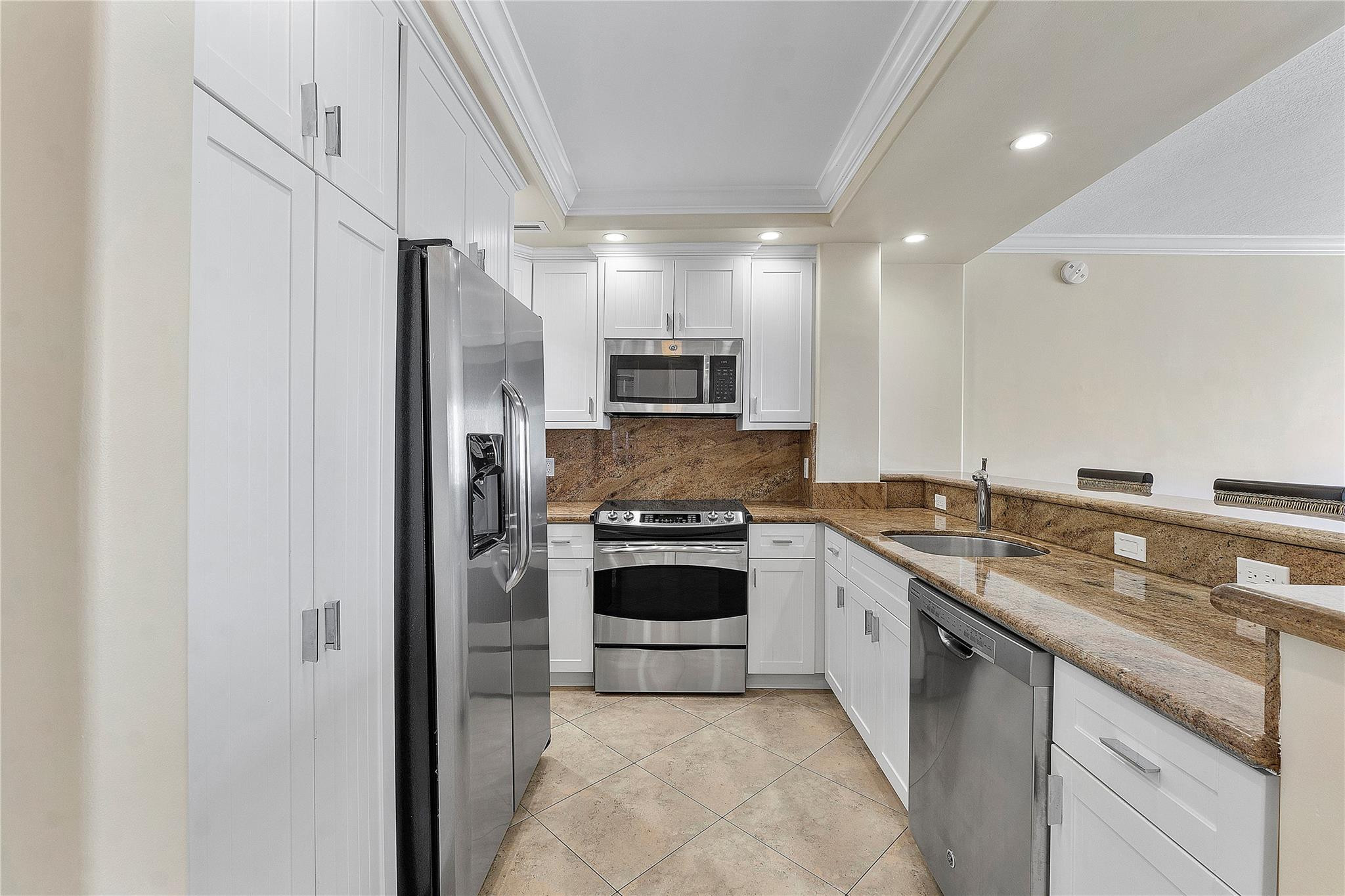 133 N Pompano Beach Boulevard Unit: PH-6