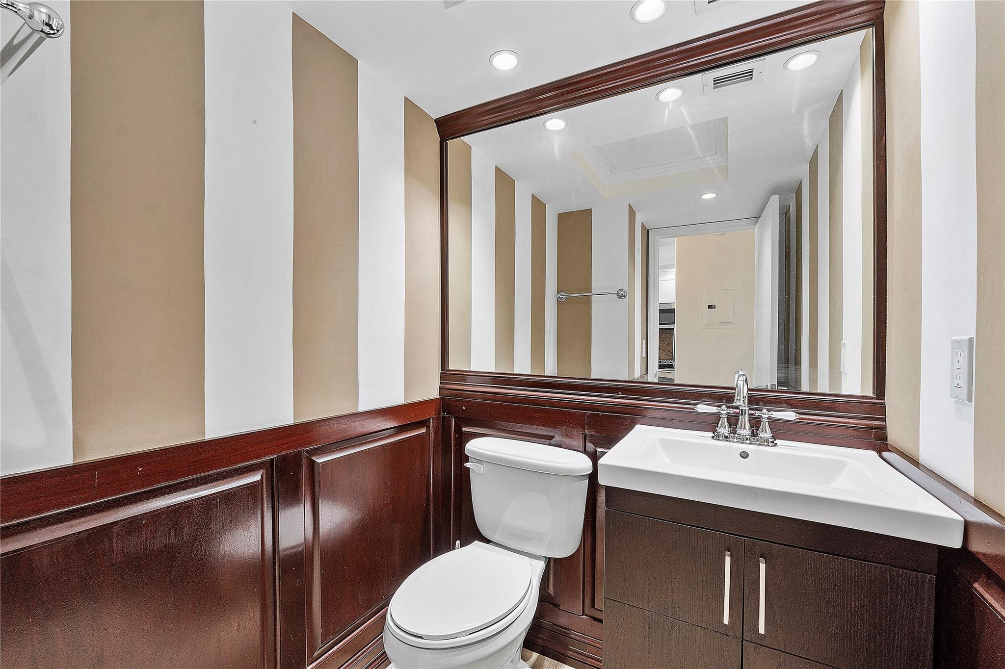 133 N Pompano Beach Boulevard Unit: PH-6