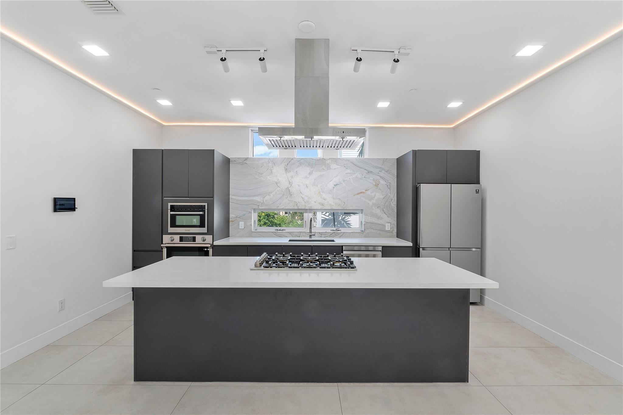 3270 NE 15th Street