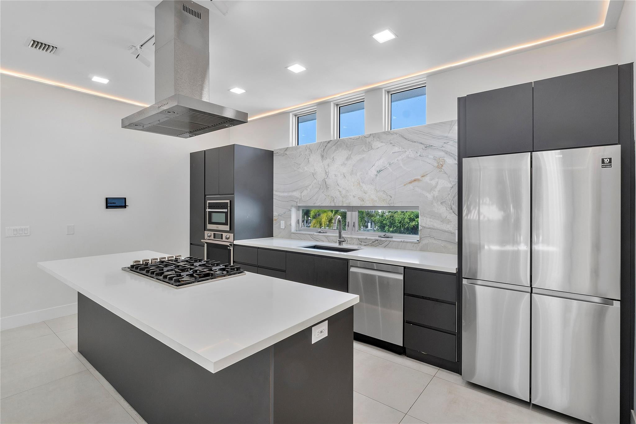 3270 NE 15th Street