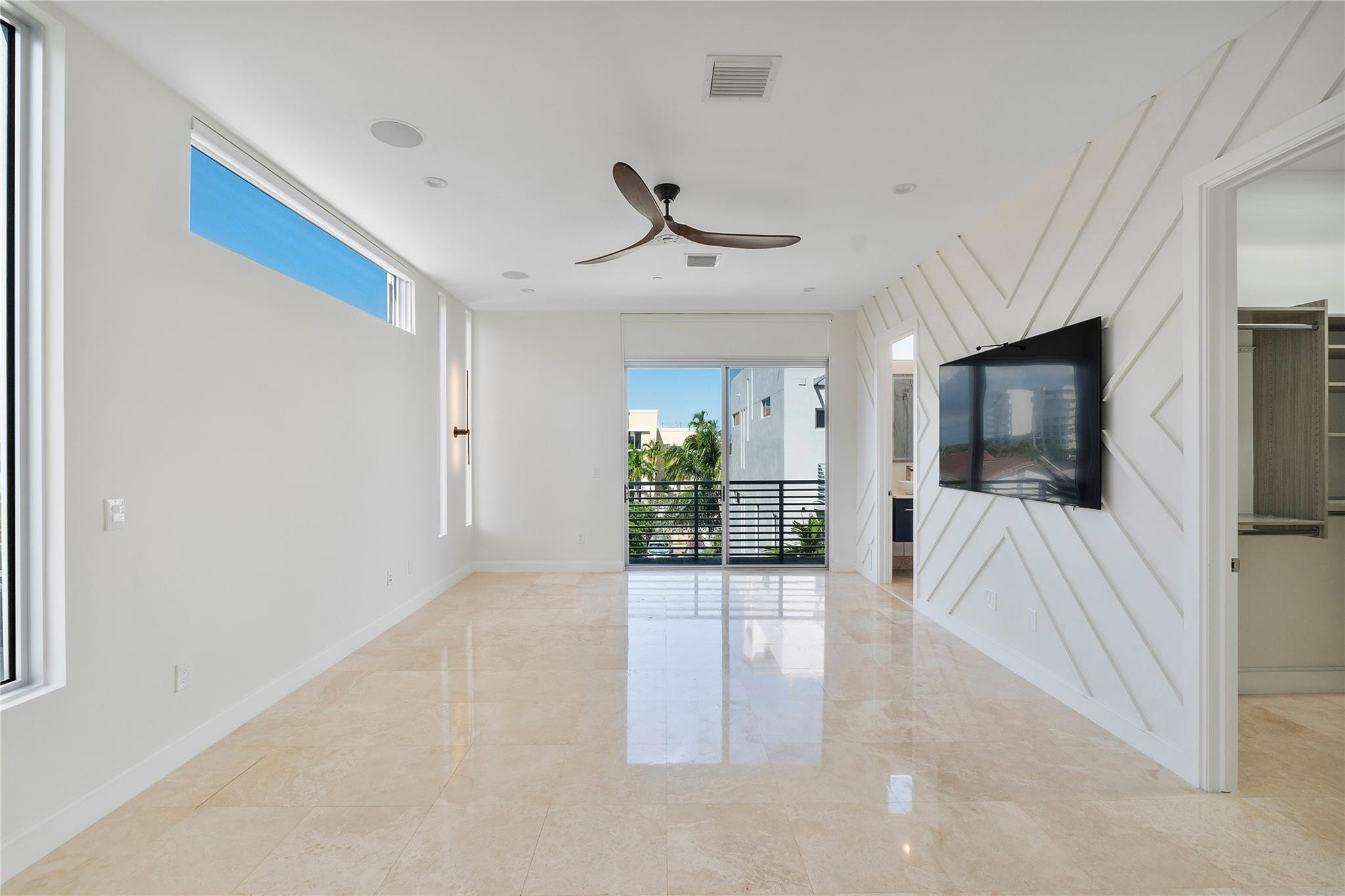 3270 NE 15th Street