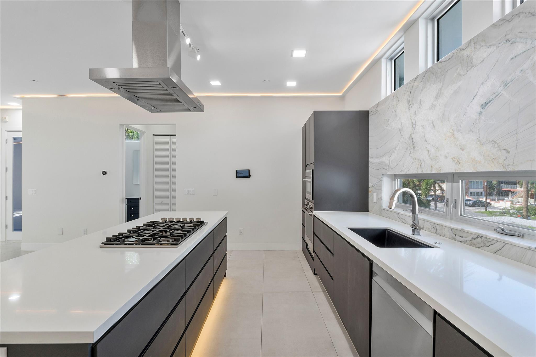 3270 NE 15th Street