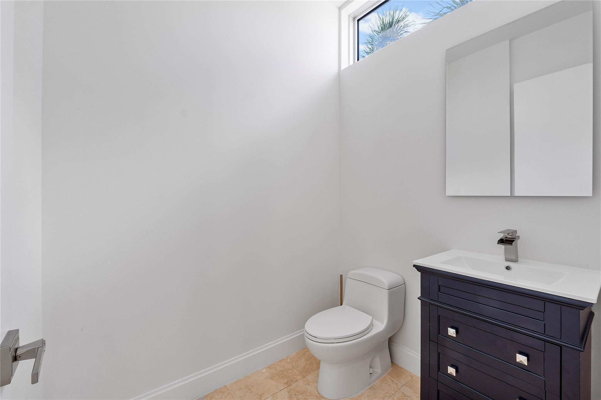 3270 NE 15th Street