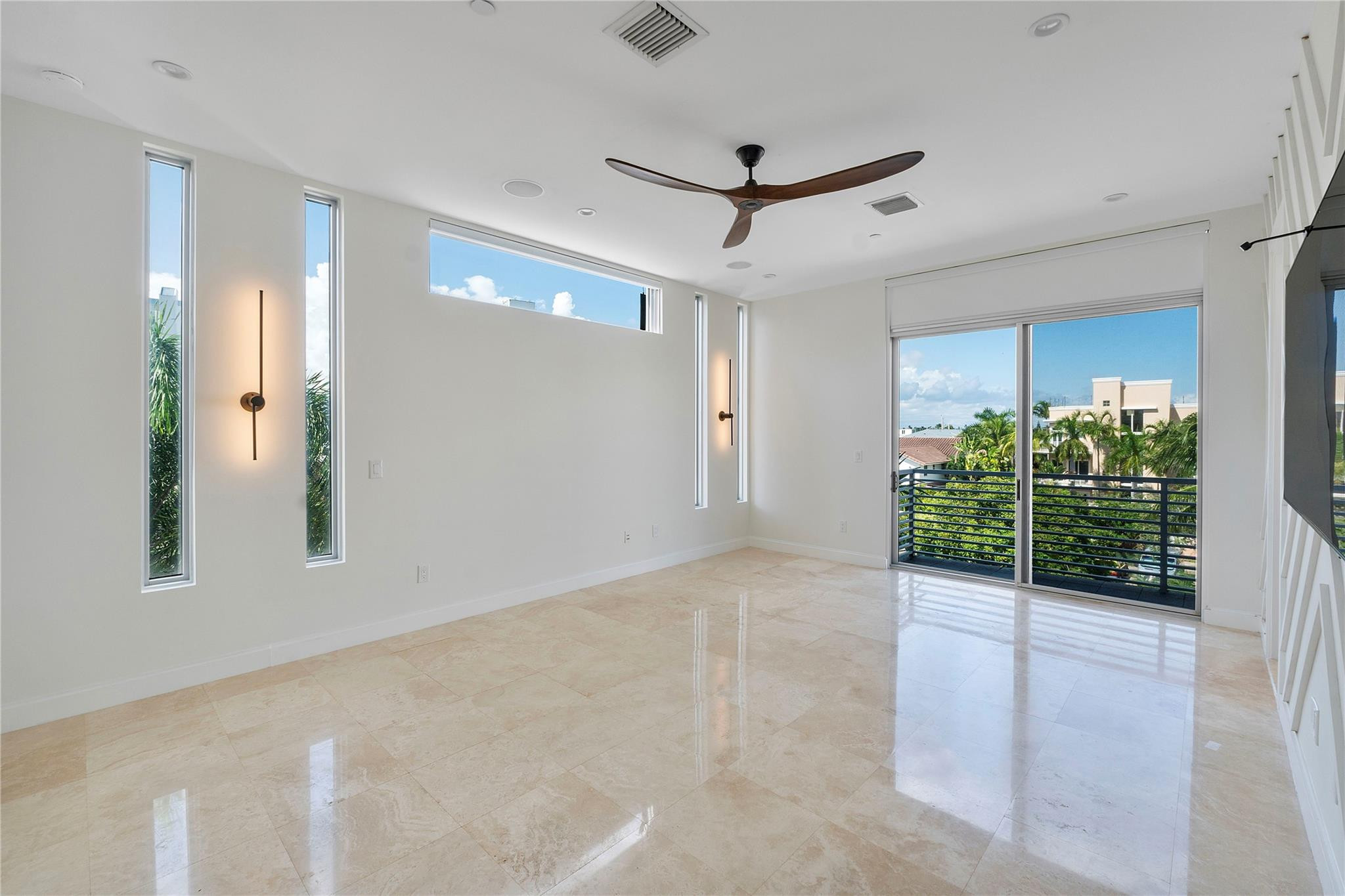 3270 NE 15th Street