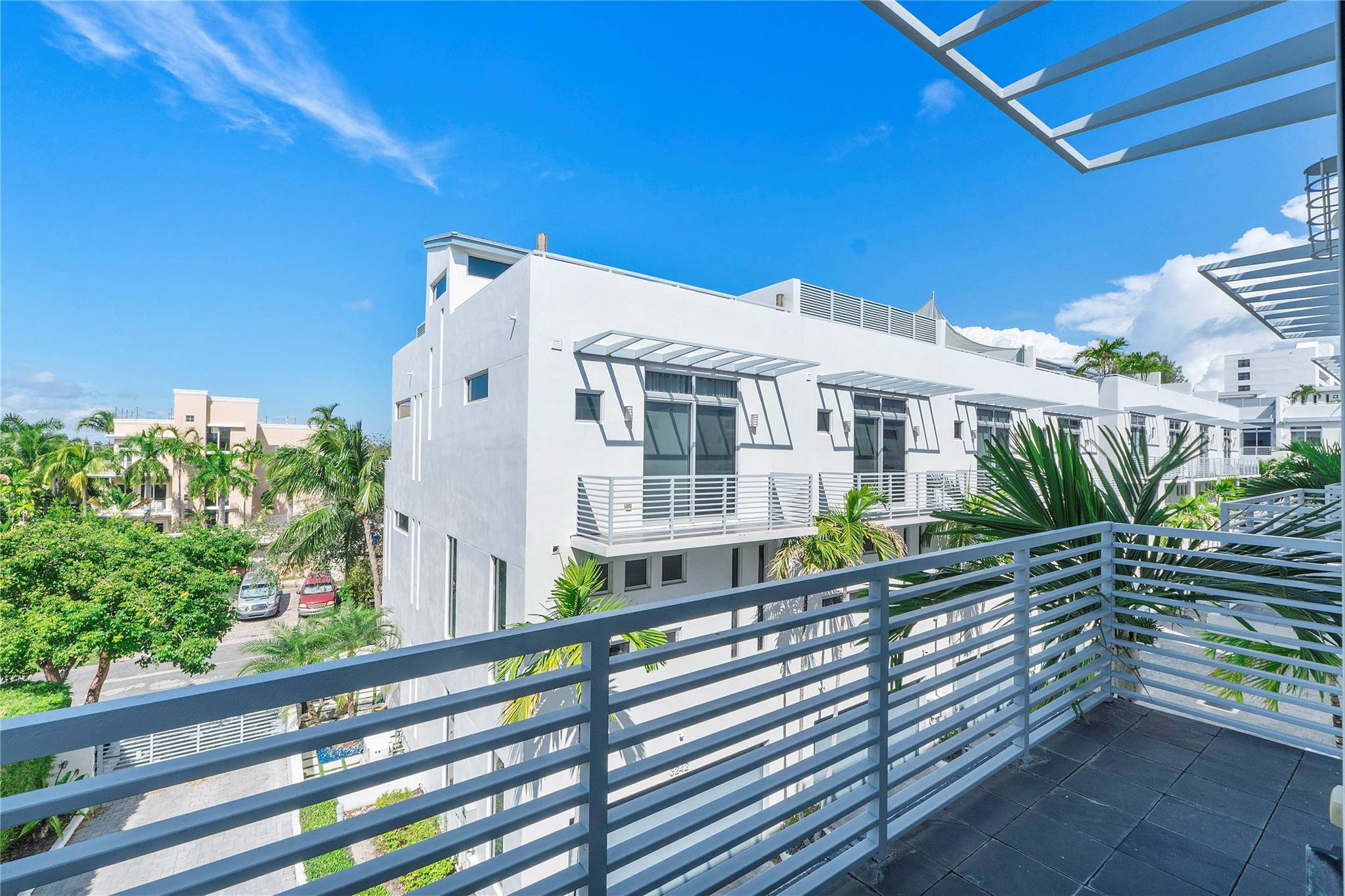3270 NE 15th Street