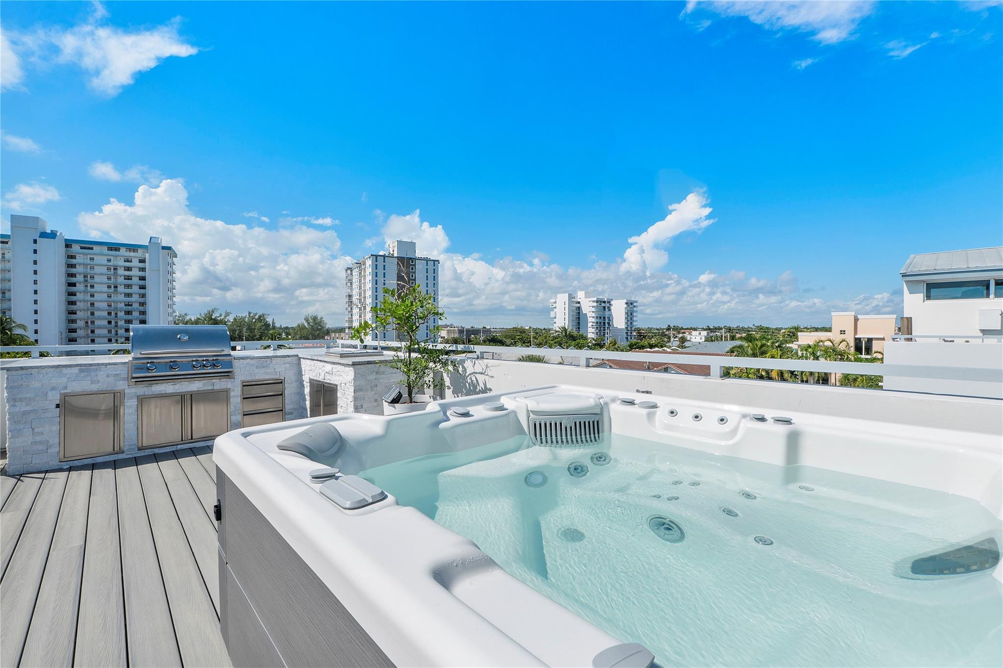 3270 NE 15th Street