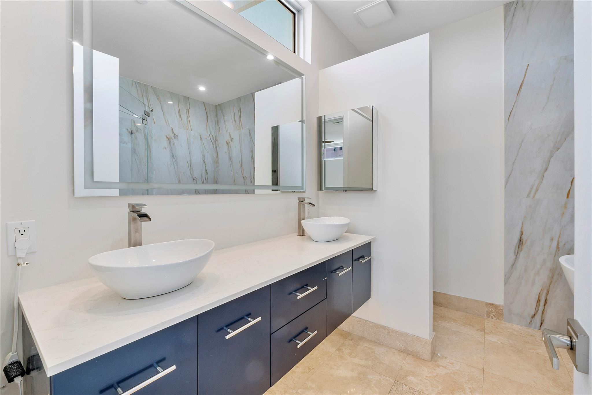 3270 NE 15th Street