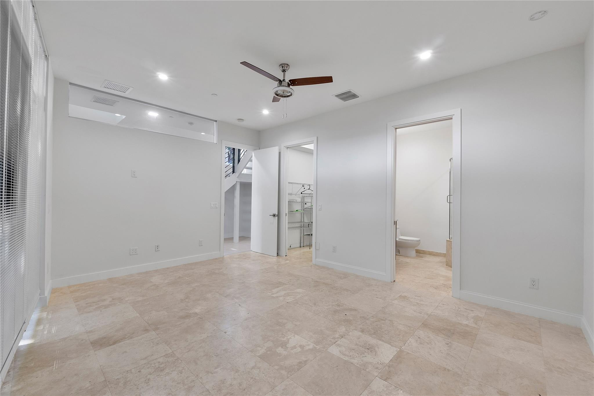 3270 NE 15th Street