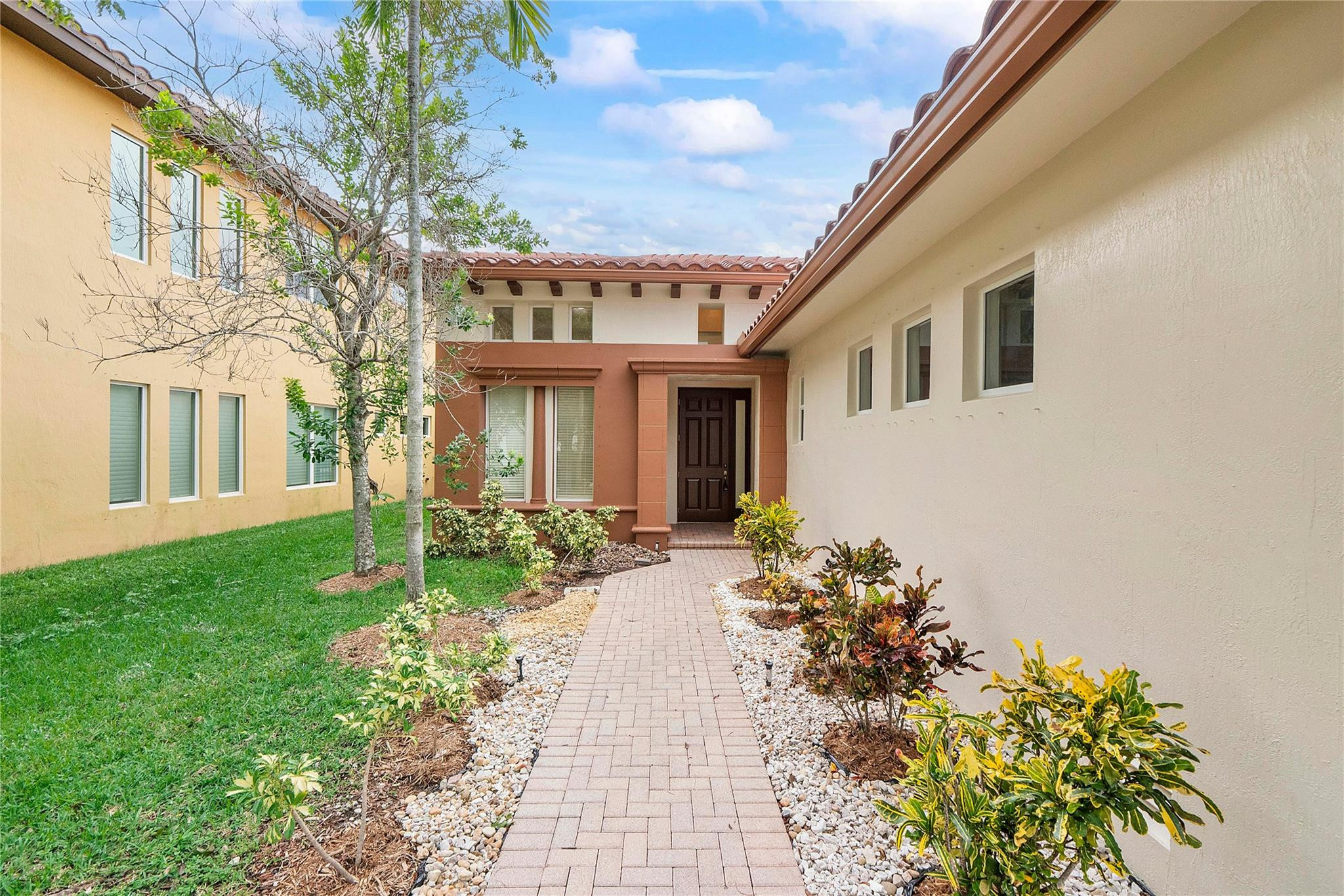 8215 NW 125th Lane